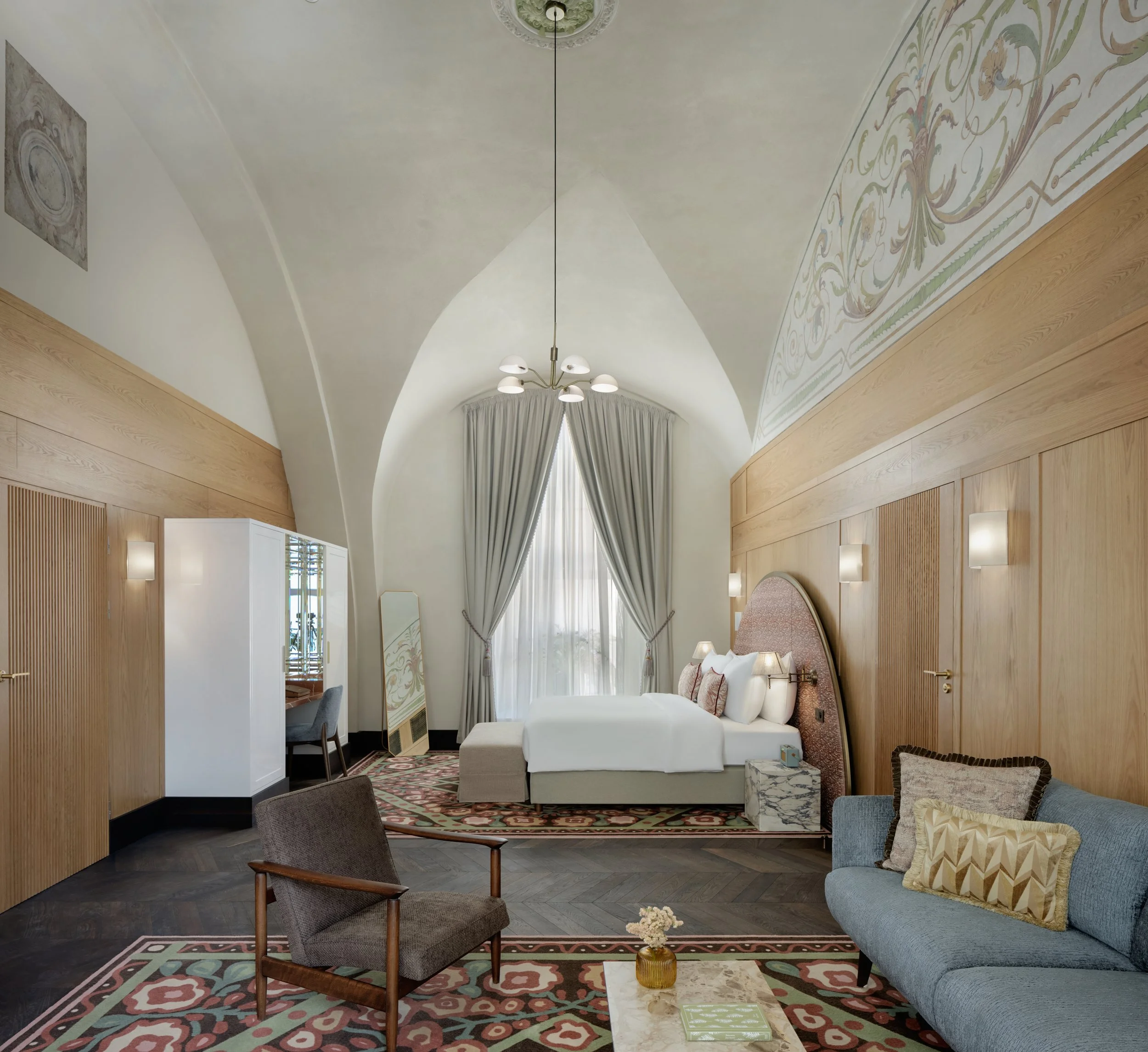 room_200_panorama.jpg
