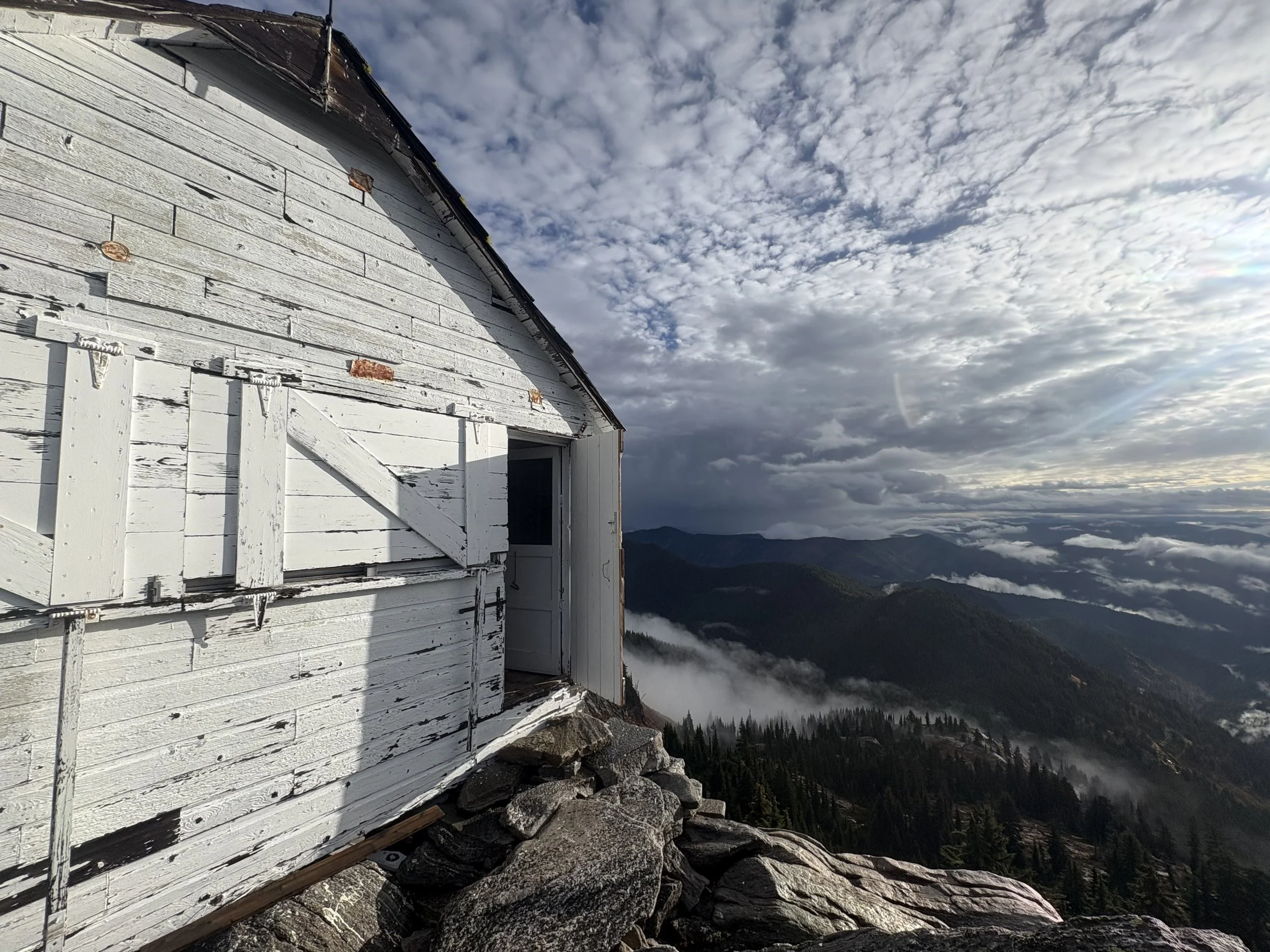 Mallard_Peak_Lookout.jpg