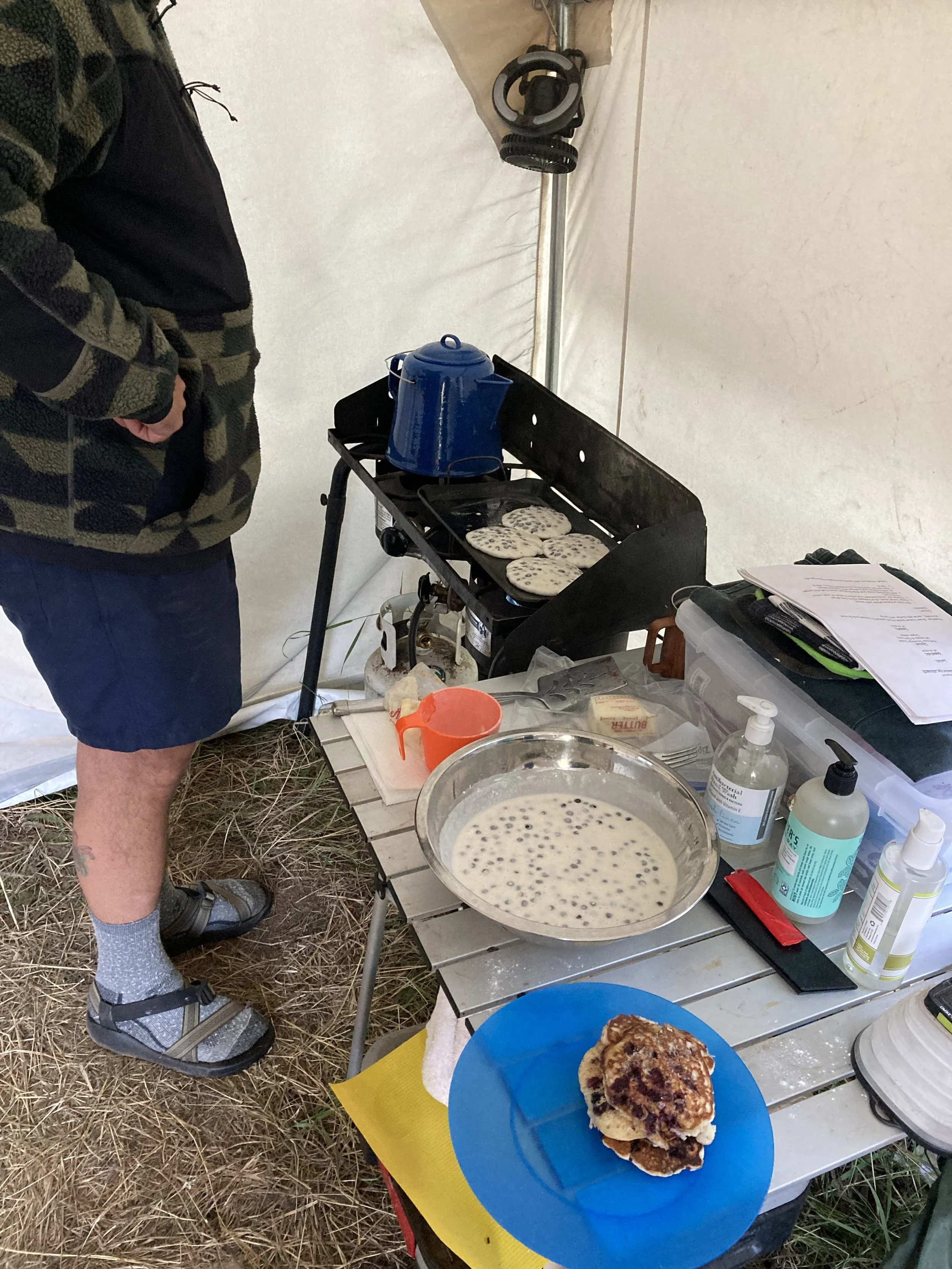 volunteer_food_huckleberry_camp_(2).jpg