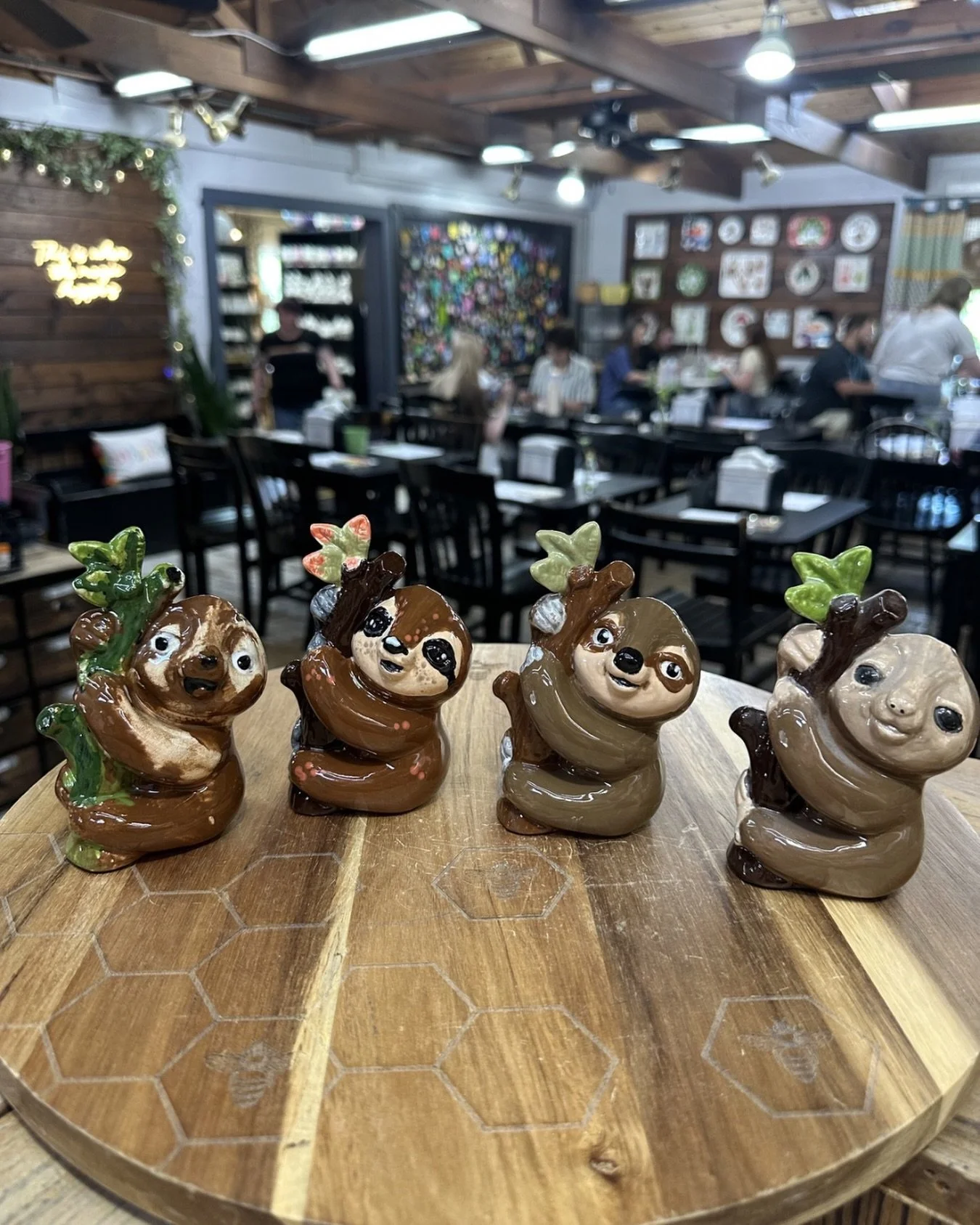 A group of sloths is called a SNUGGLE 😍

And this is the cutest snuggle of sloths we&rsquo;ve ever seen! 

#potterypainting #pyop #pottery #paintpottery