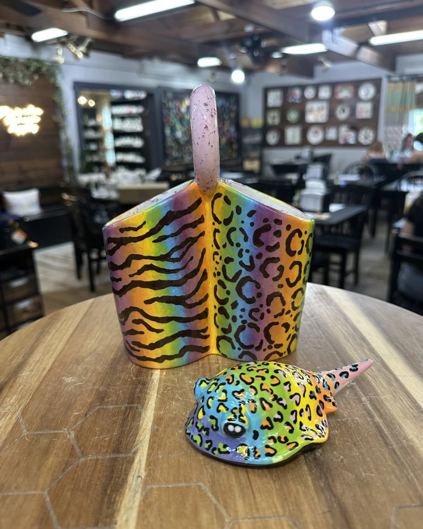 These two Lisa Frank inspired pieces were painted separately, but they&rsquo;re a match made in rainbow heaven 😍🌈🎨

#lisafrankaesthetic #pyop #potterypainting #potterystudio #paintyourown