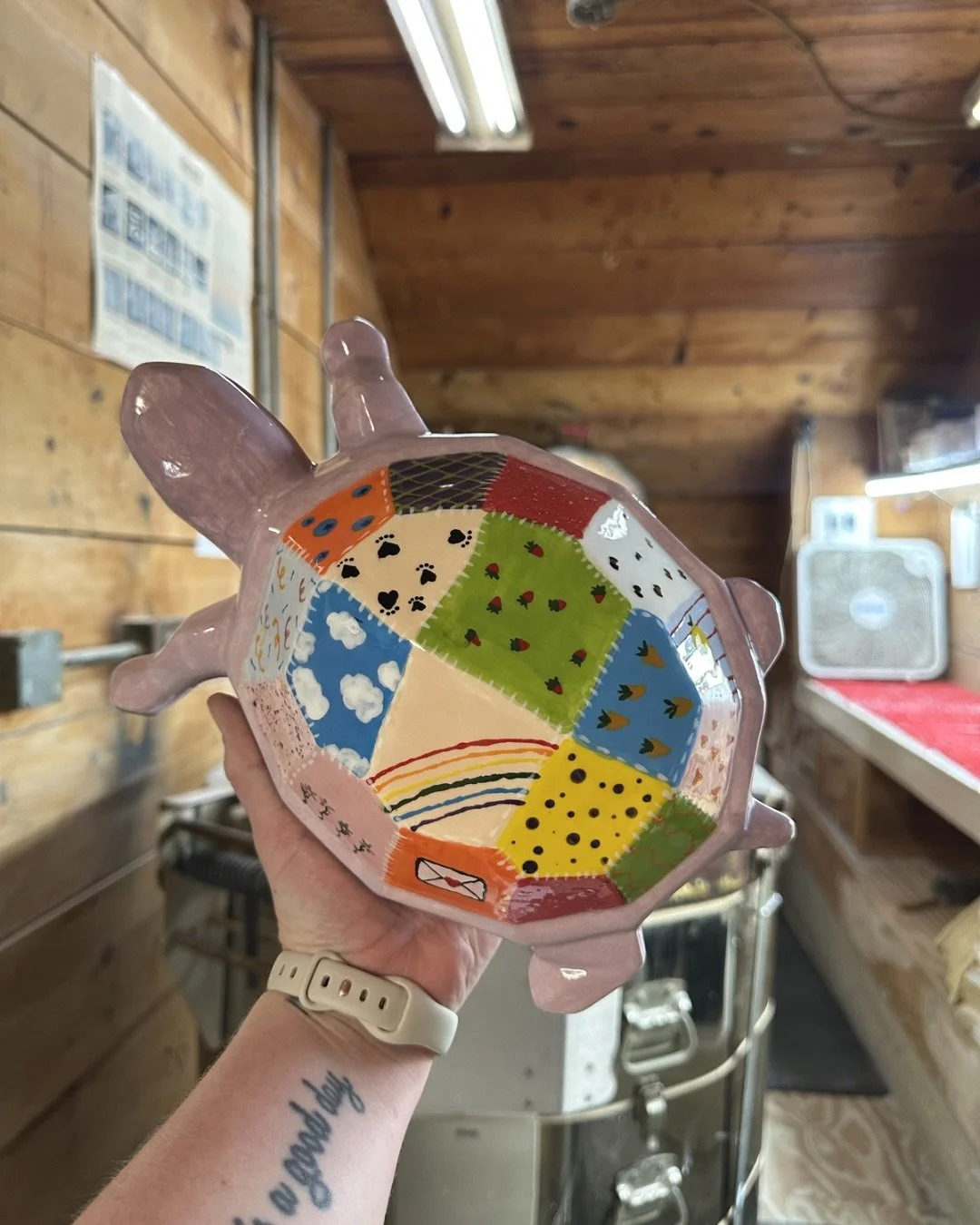 It&rsquo;s turtles all the way down here at Firehouse Pottery! Who knew there were so many creative ways to paint a turtle?! 🐢🎨

#potteryideas #potterypainting #paintyourownpottery #potterystudio