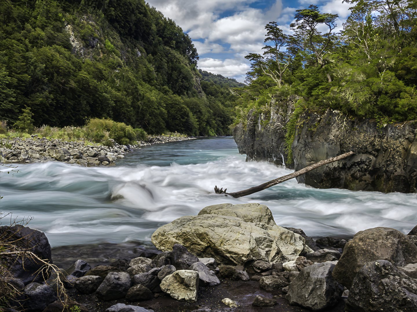 Rio Petrohue, Vincente Perez Rosales National Park, Chile