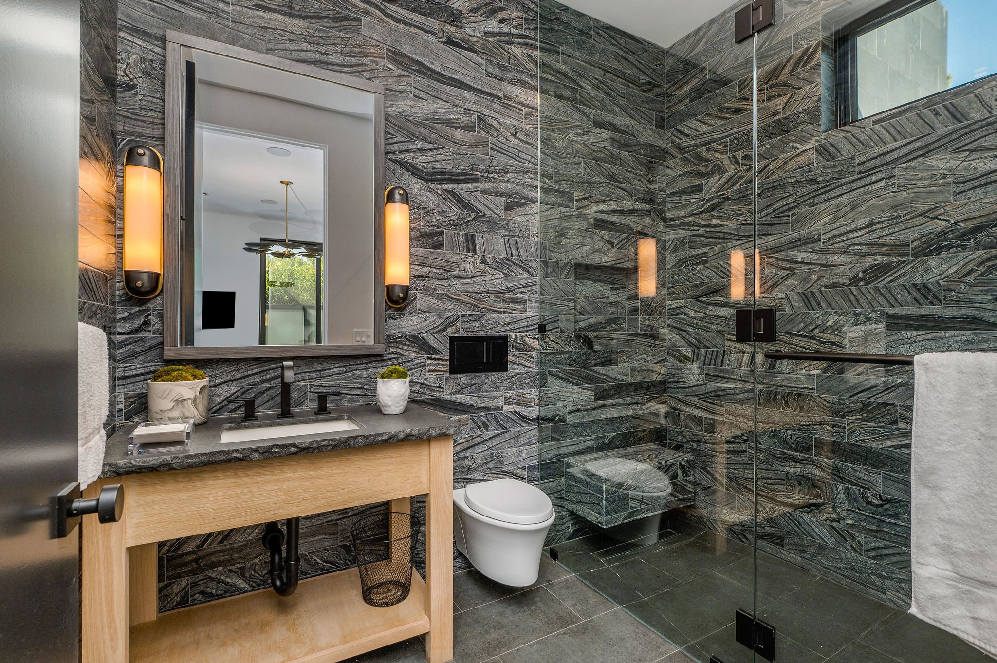 Bathroom 1.jpg