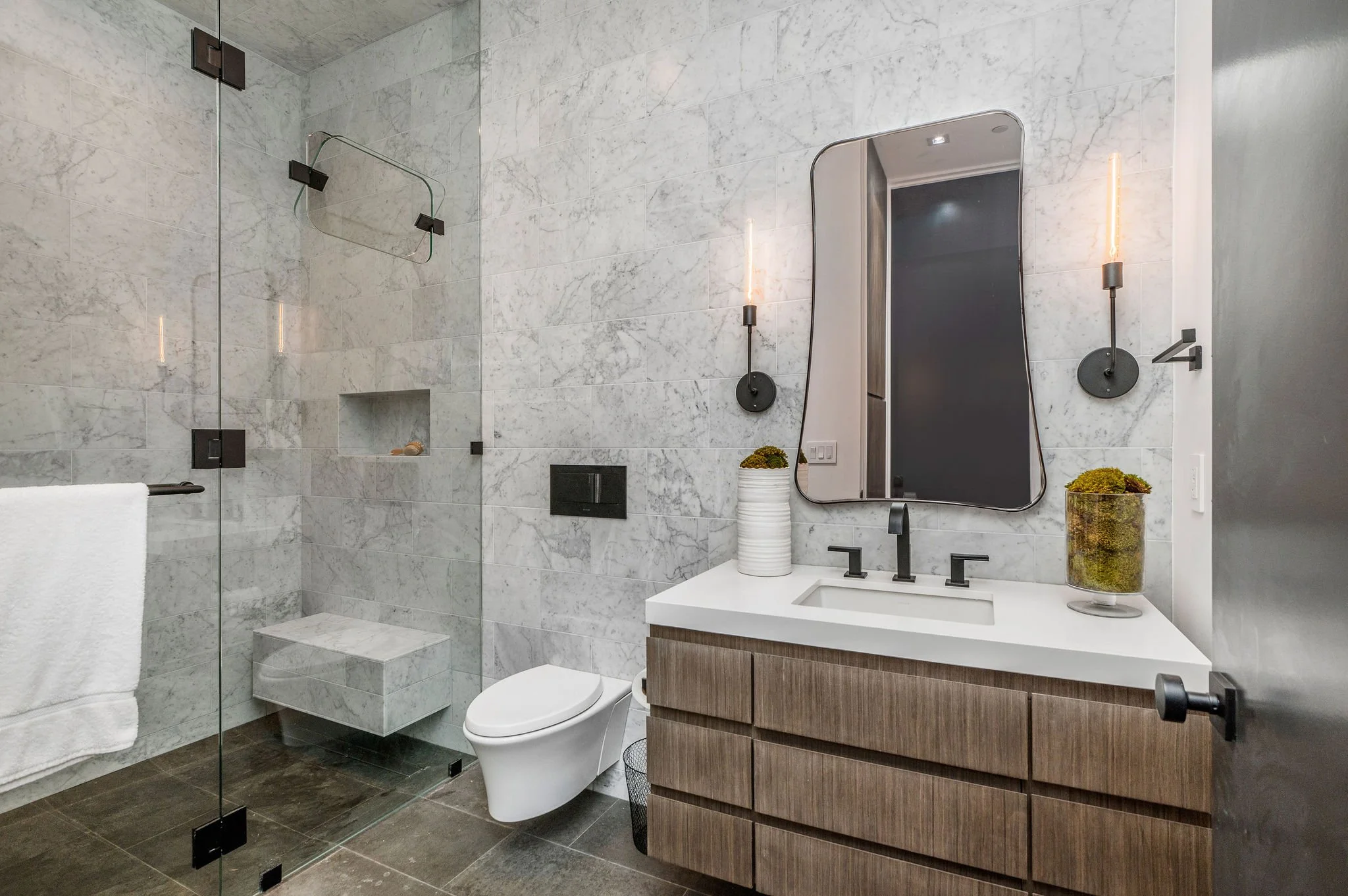 Bathroom 3.jpg