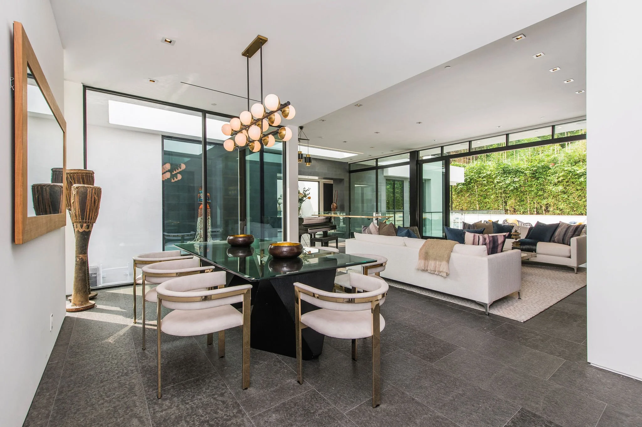 Dining Area 1.jpg