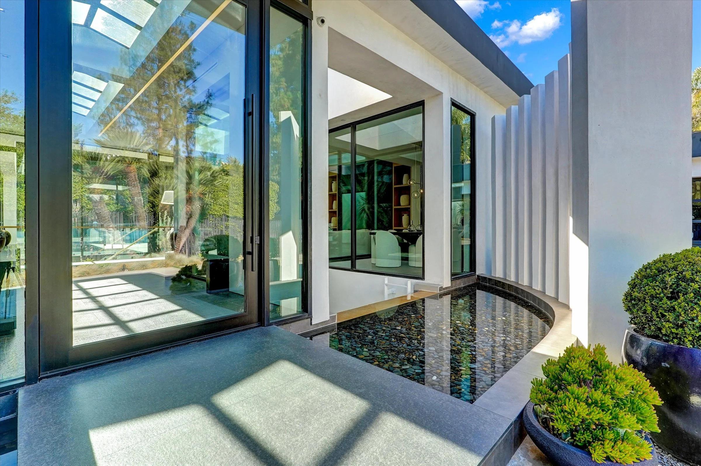 1-1049 Loma Vista Dr-16.jpg