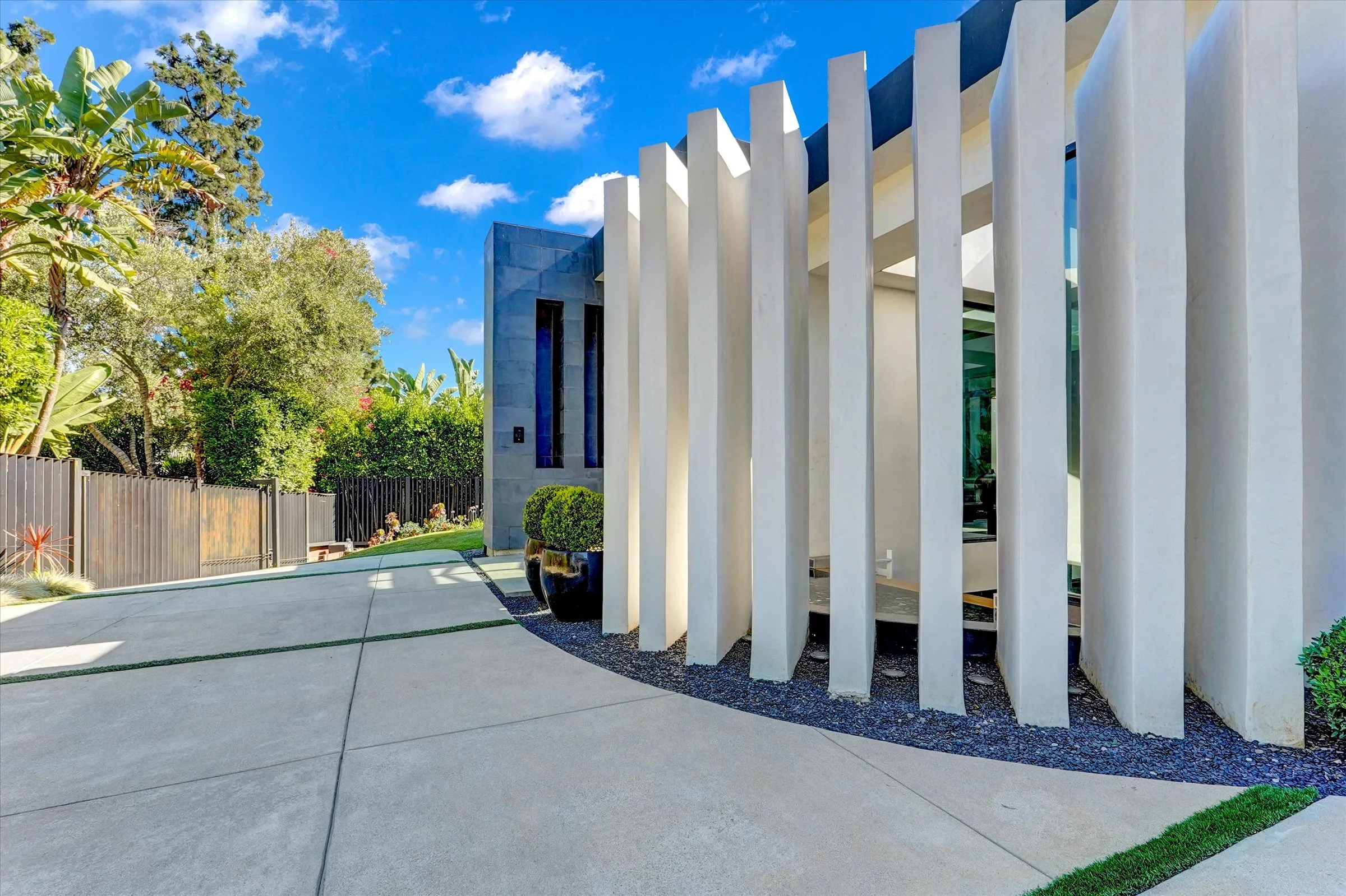 17-1049 Loma Vista Dr-17.jpg