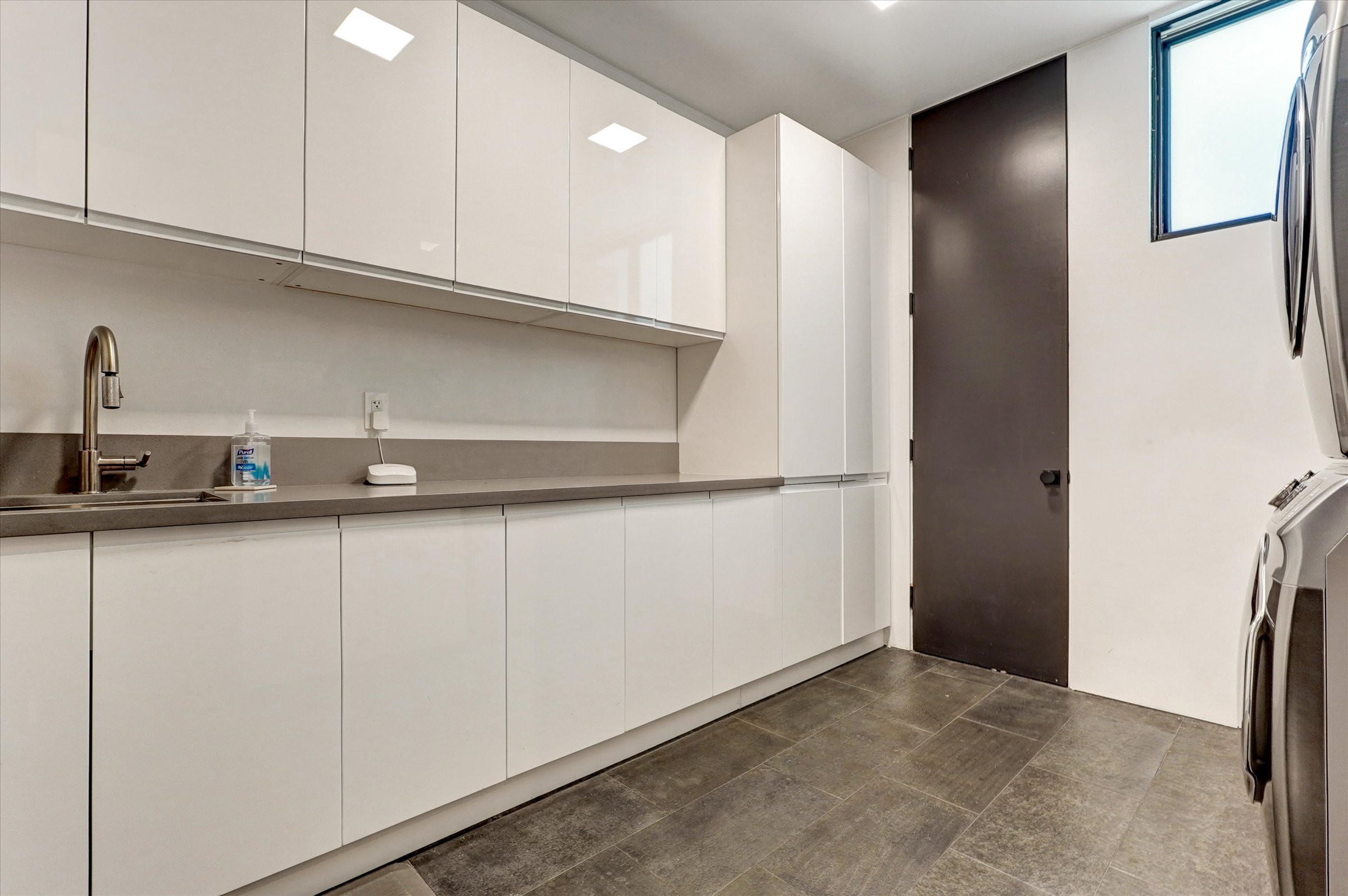 26-1049 Loma Vista Dr-26.jpg