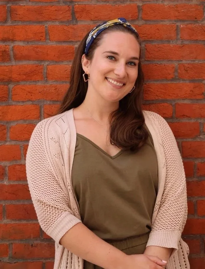 LMFT Annalise Maull standing in front of neutral background