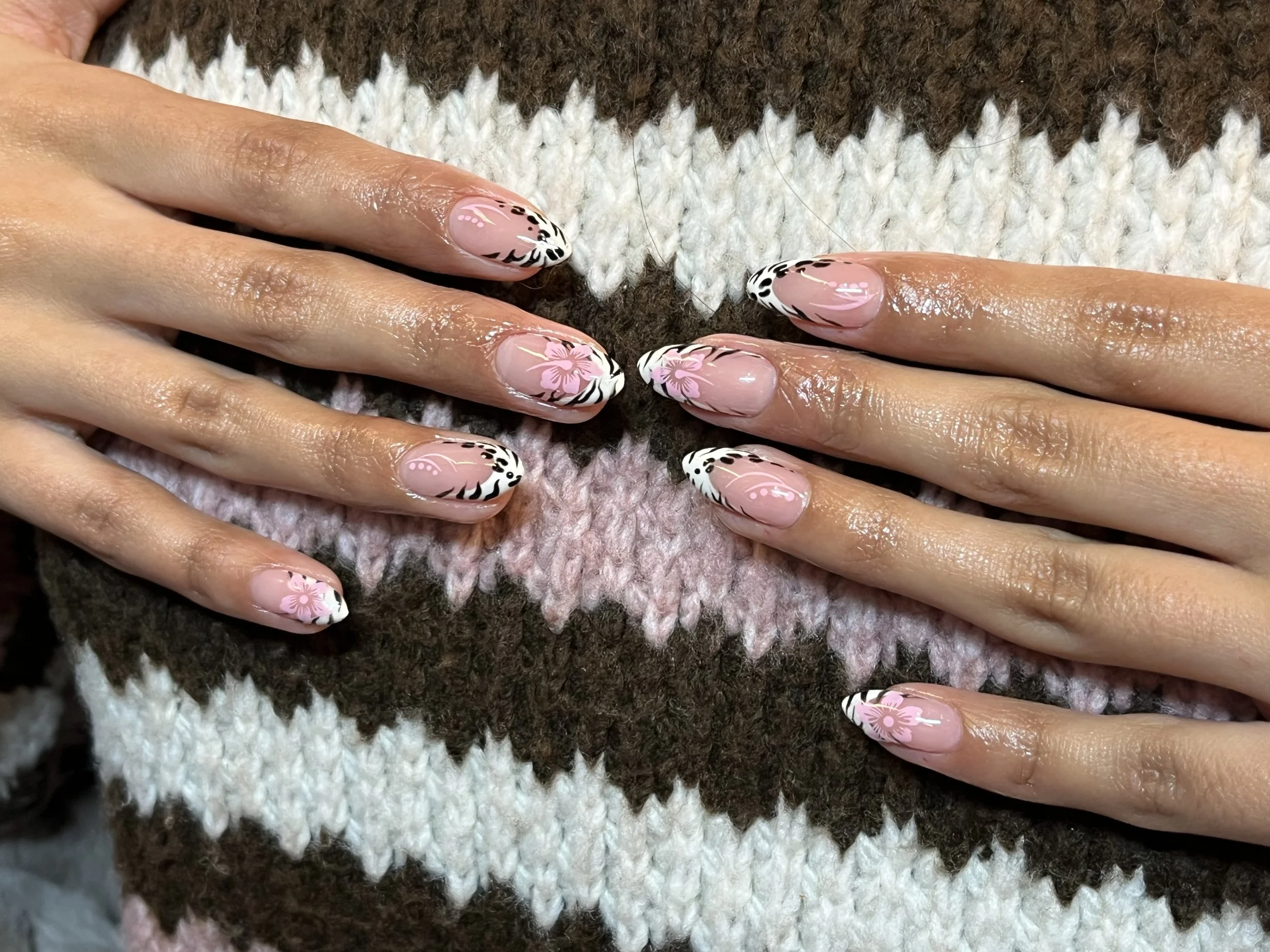 Animal print Structured gel mani