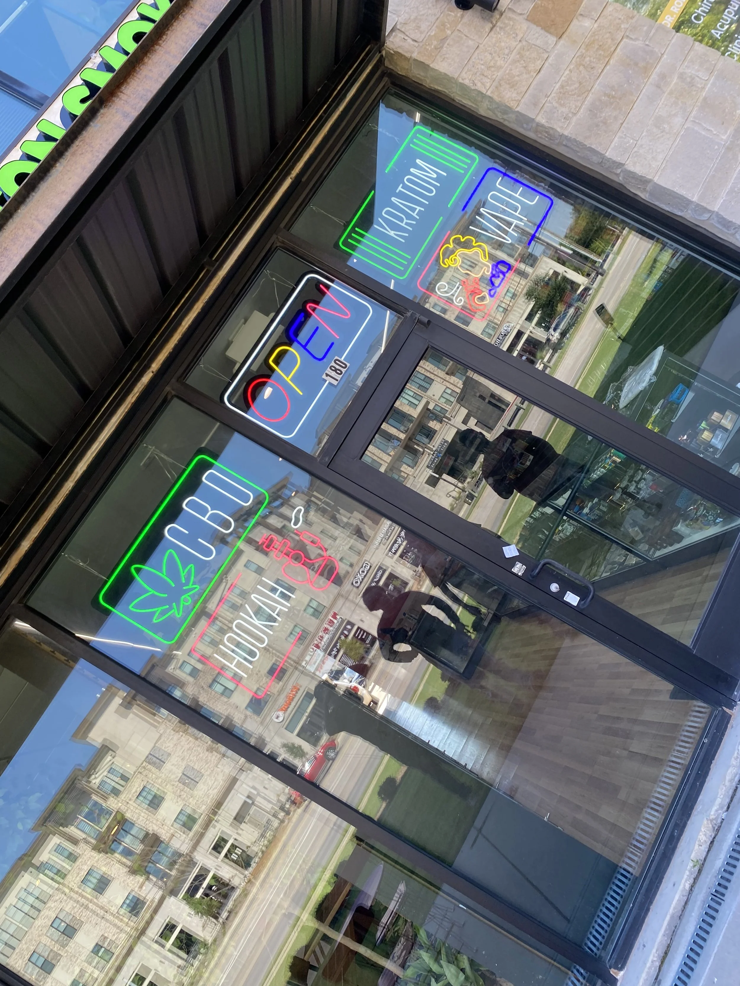 LED Signs Dallas, LED Dallas Business Signs, LED Vape Shop Signs, LED DFW Smoke Shop Signs, LED Sign Install in Dallas, LED Installs DFW, LED Hidden Wires
