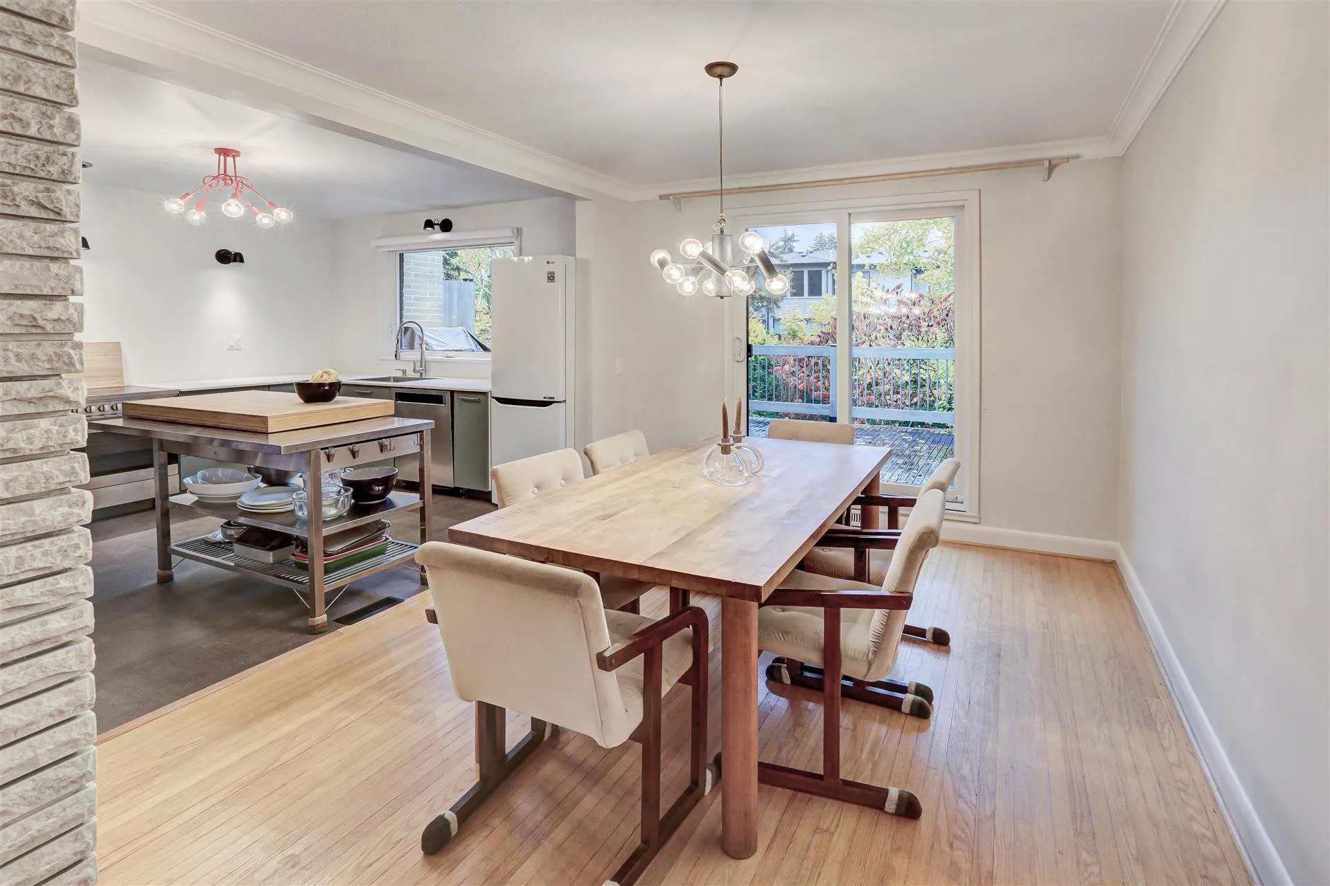 10-DiningRoom_2.jpg