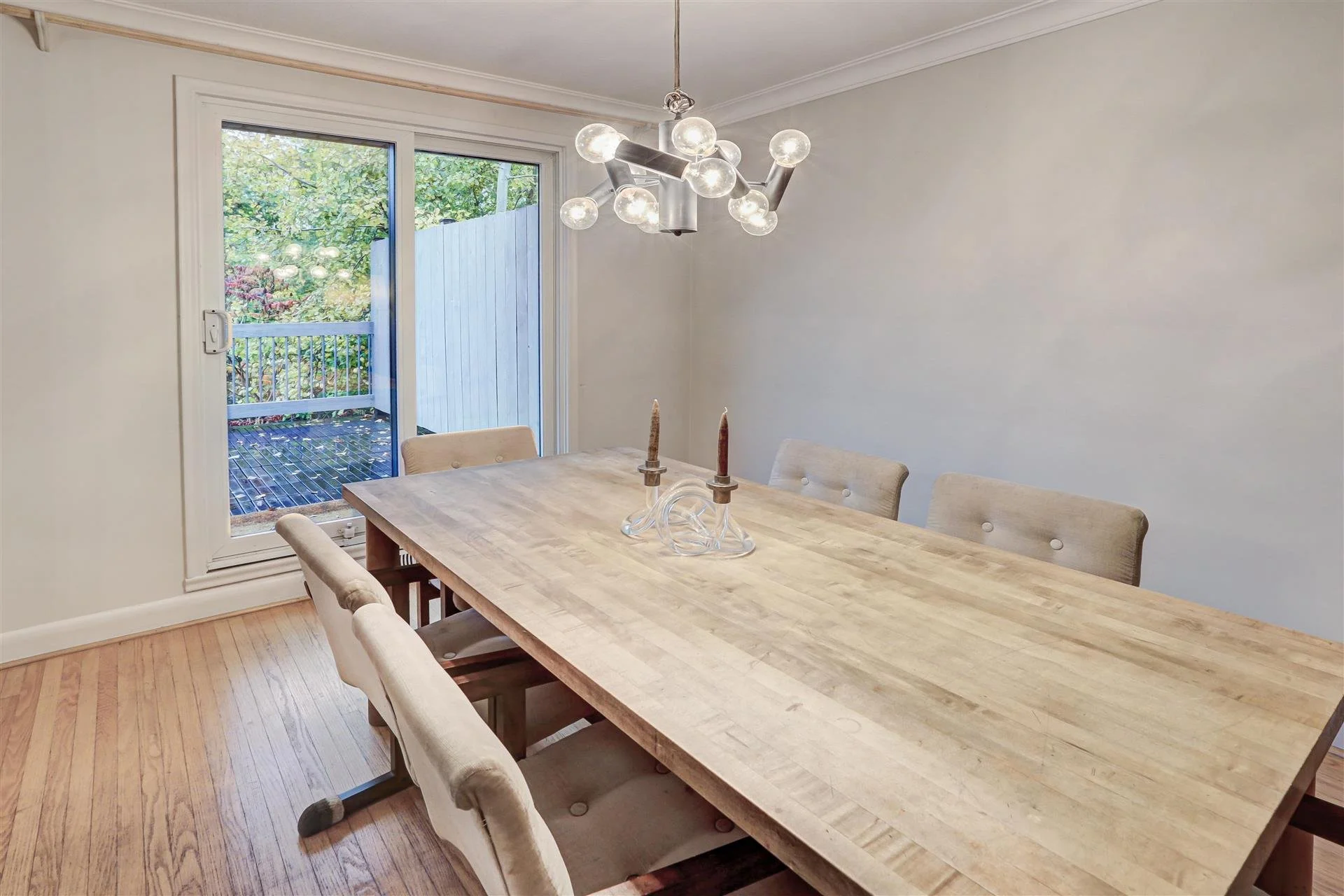 11-DiningRoom_3.jpg