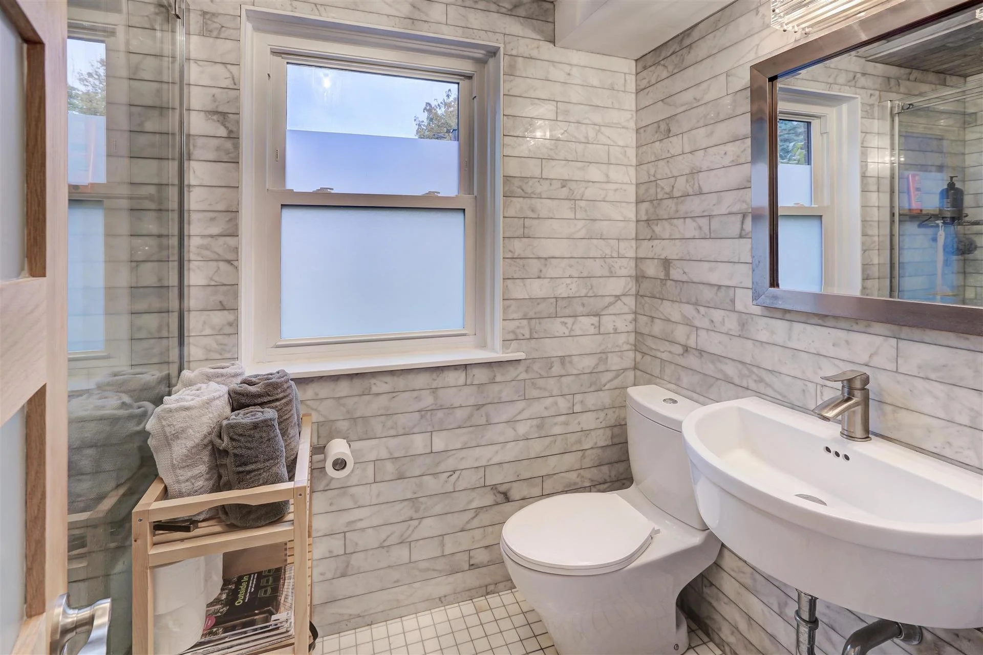 19-Bathroom_1.jpg