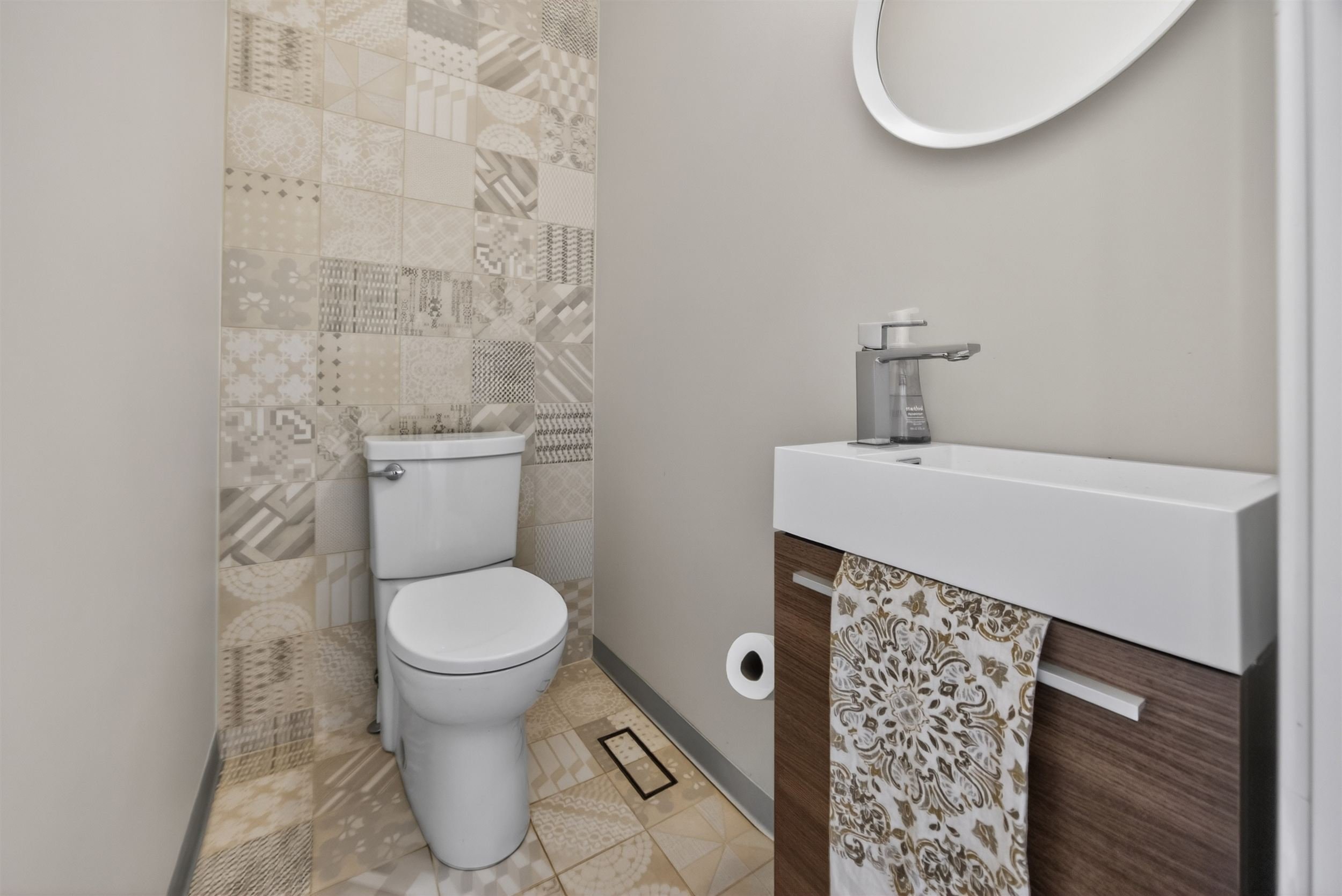 17-PowderRoom-1.jpg