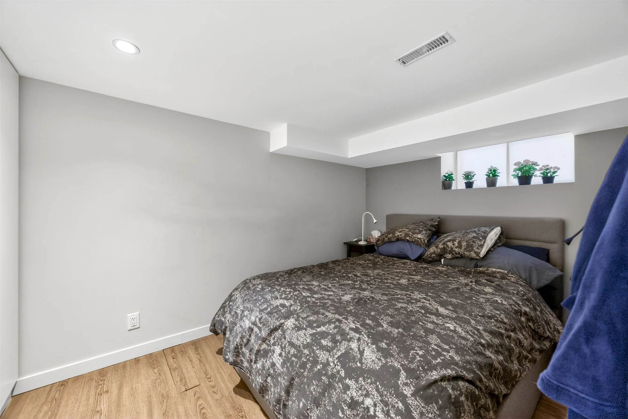 35-LowerLevel_Bedroom-1.jpg