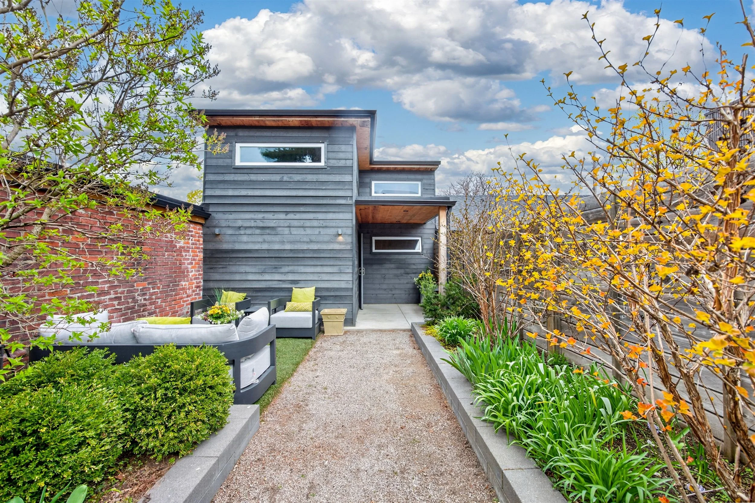 42-House_Backyard-5.jpg
