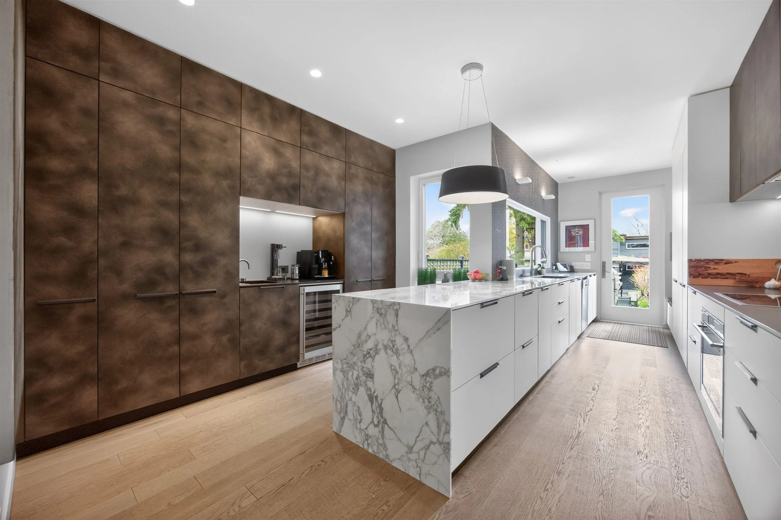 12-Kitchen-2.jpg