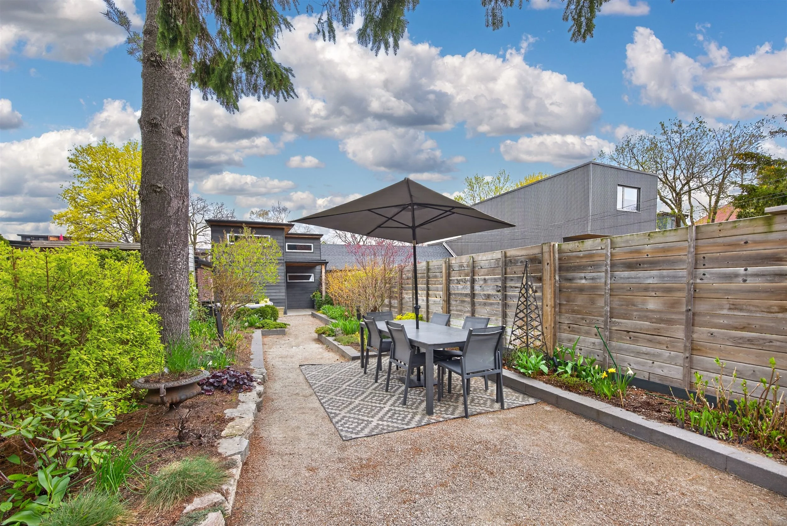 39-House_Backyard-2.jpg