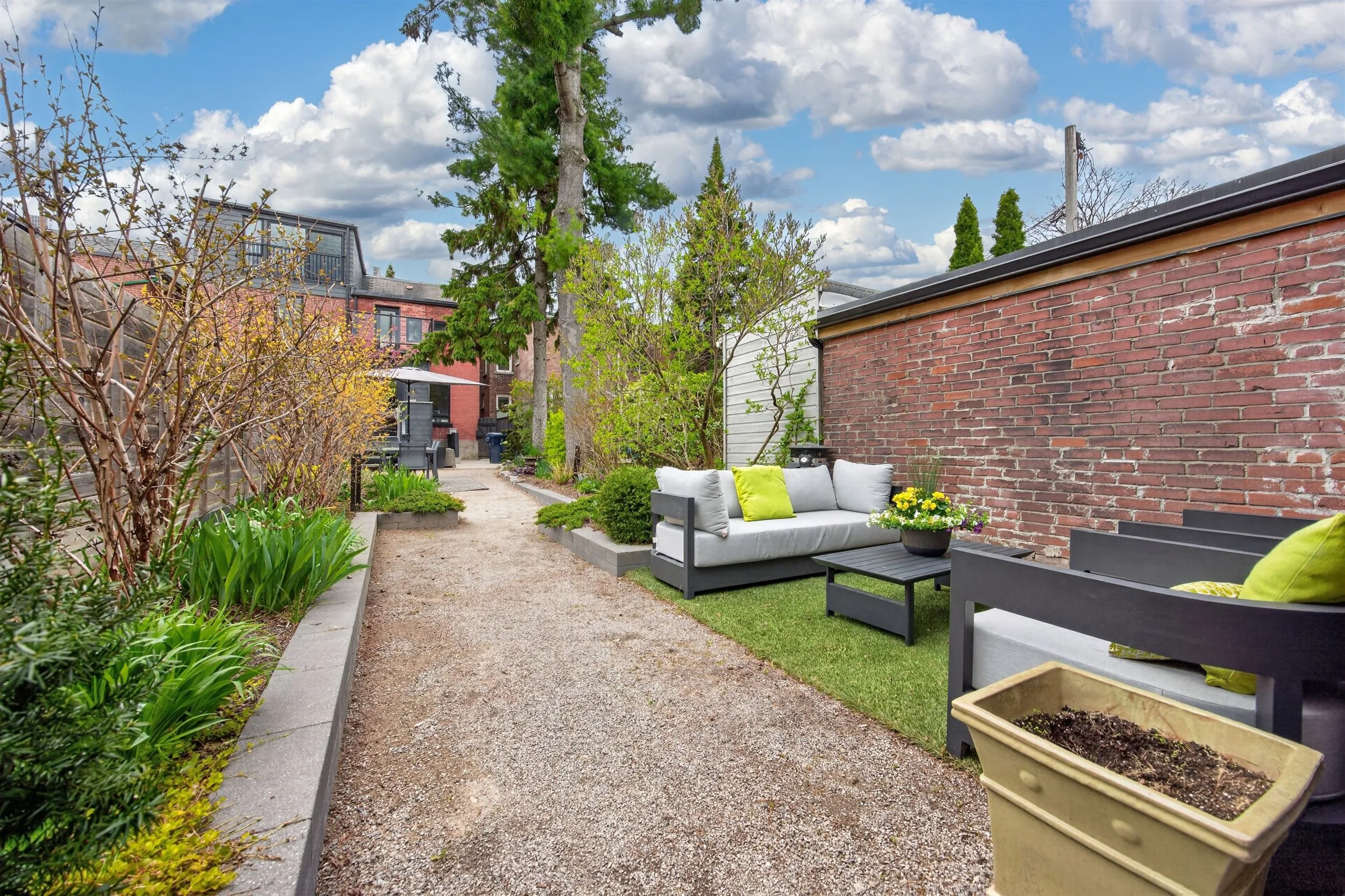 40-House_Backyard-3.jpg