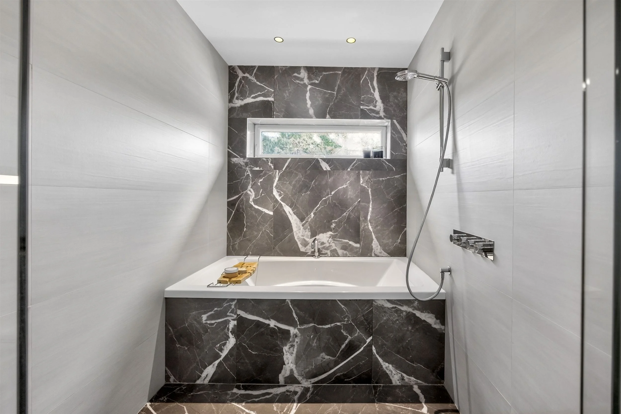 22-BedroomPrimary_Ensuite-2.jpg