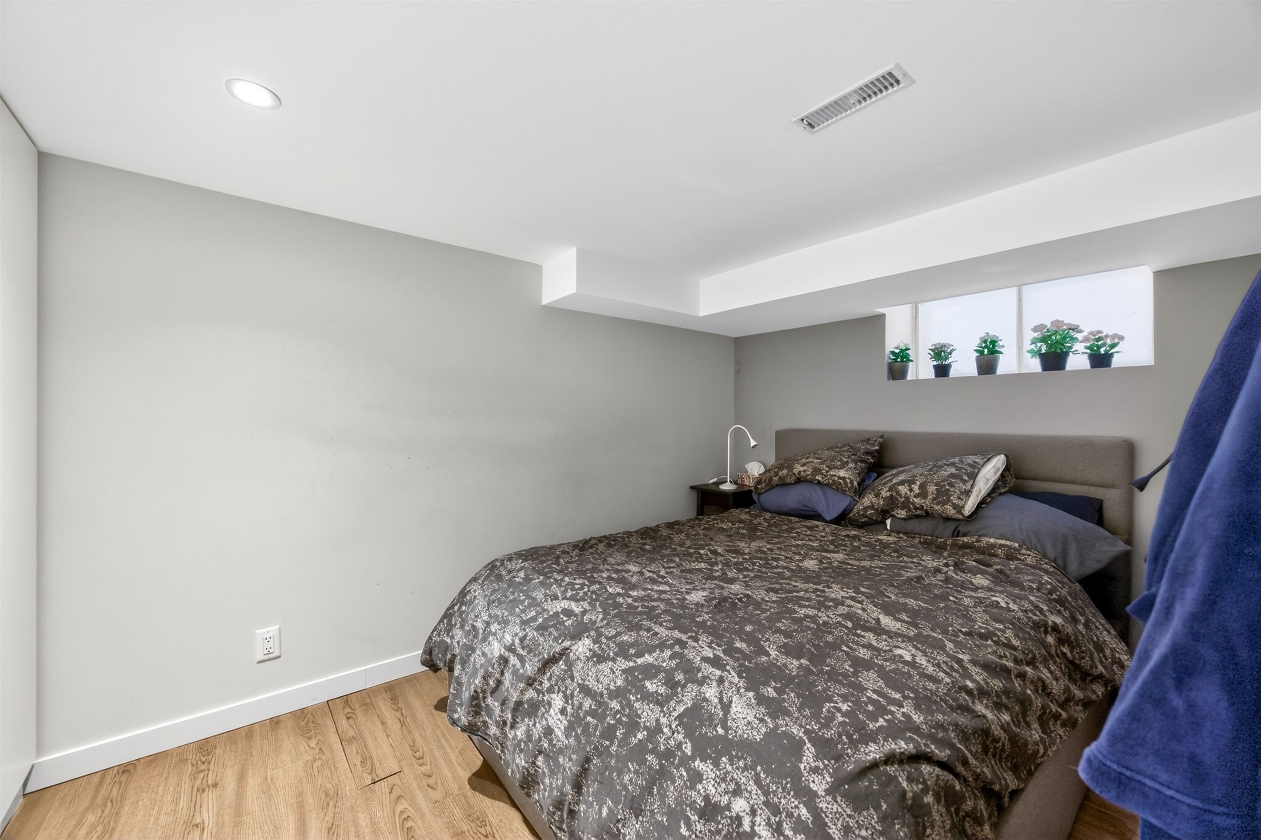 35-LowerLevel_Bedroom-1.jpg