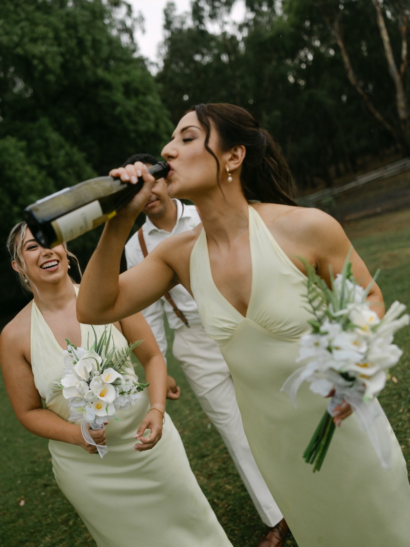 Website is LIVE 🥂

Bring on the bridal party energy&hellip; bouquets in one hand, champagne in the other 🍾

www.everfleurcollective.com 

Bouquets &amp; Boutonni&egrave;res: @everfleurcollective 
Photographer: @ashleyspagnoloweddings 
Venue: @theep