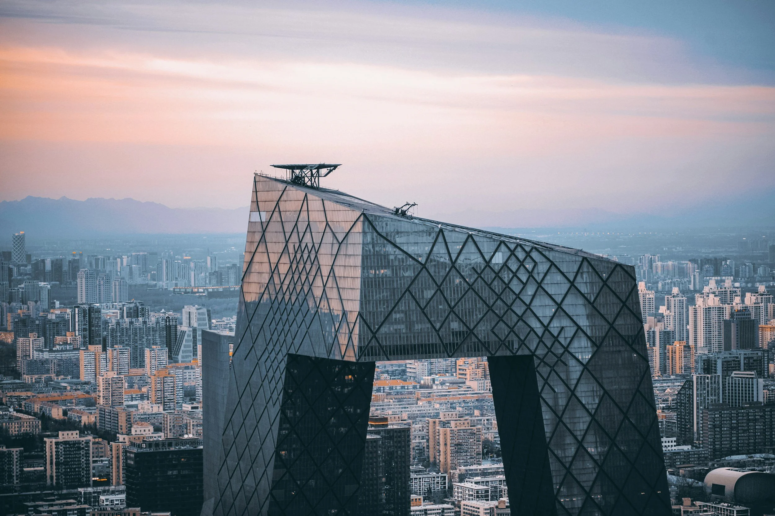 Why Financial Institutions Are Taking Leadership Learning Beyond the Classroom