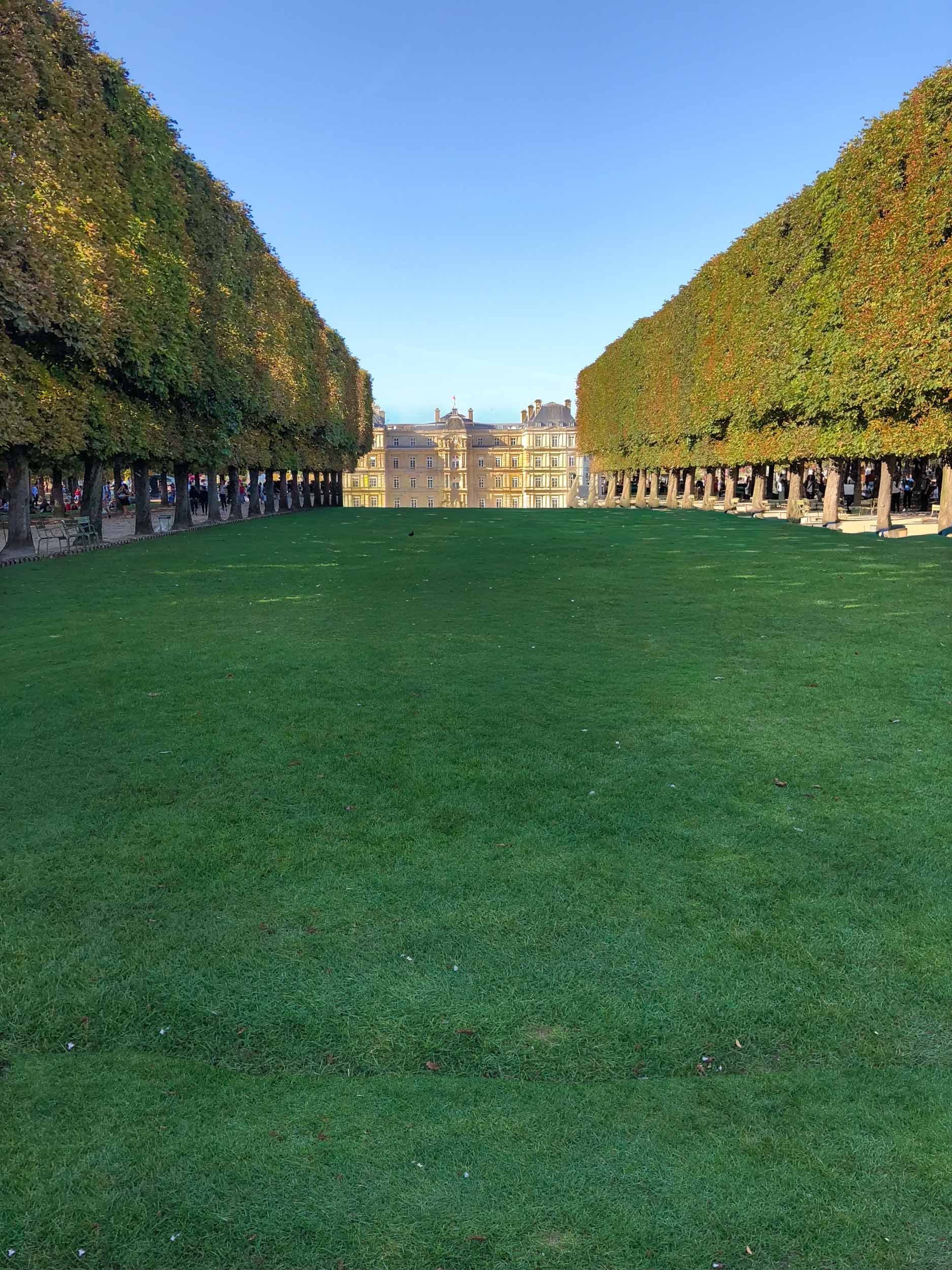 Jardin du Luxembourg in Paris, and yet another example of an allée. In the distance is the Luxembourg Palace, a residence of the French royal family until the French Revolution. Today it is where the upper house of the French Parliament, the Senate, 