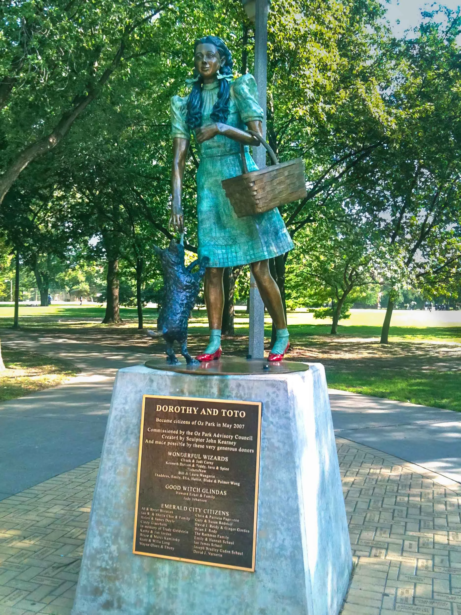 Oz Park is a whimsical, 14-acre public park in Chicago’s Lincoln Park neighborhood. Officially established in 1976, it is dedicated to L. Frank Baum, the author of The Wonderful Wizard of Oz, who lived in the area in the 1890s.