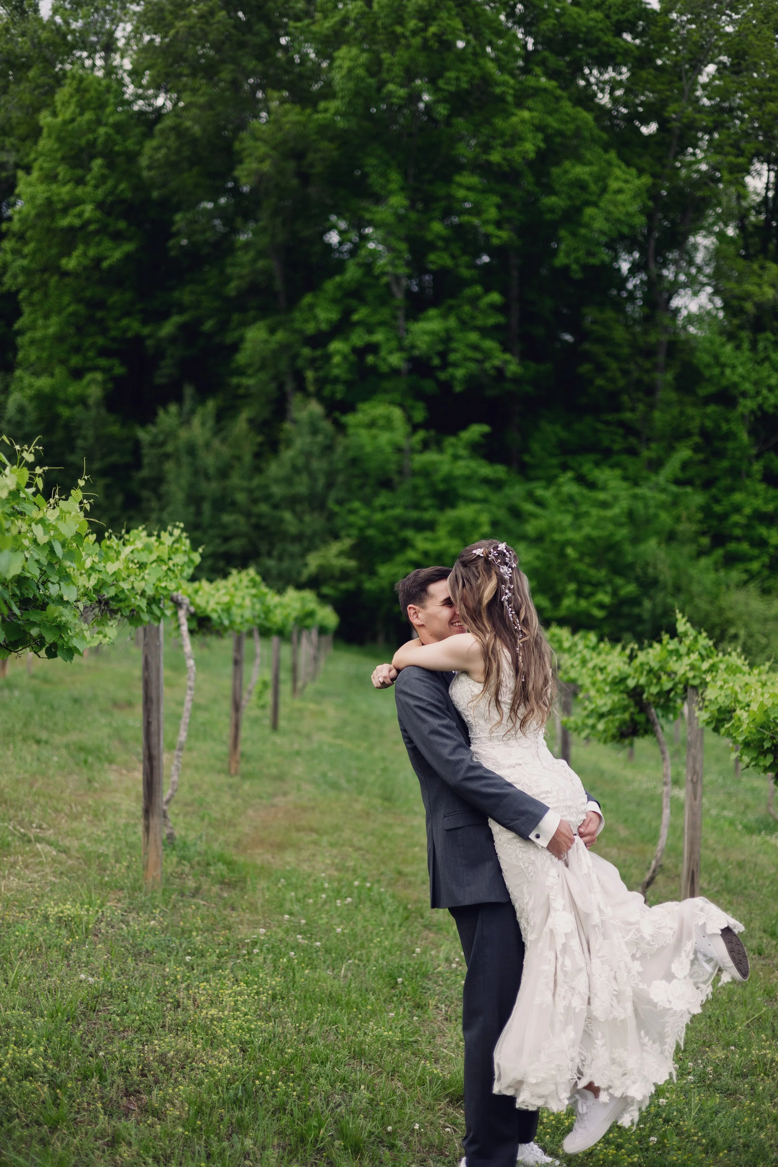 kiss-vineyard-april-spring-wedding.jpg