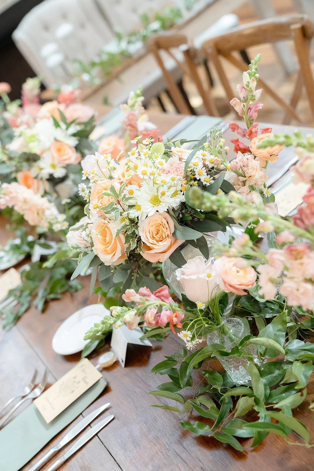 7 Spring Wedding Table Centerpiece Ideas for Your East Tennessee Wedding