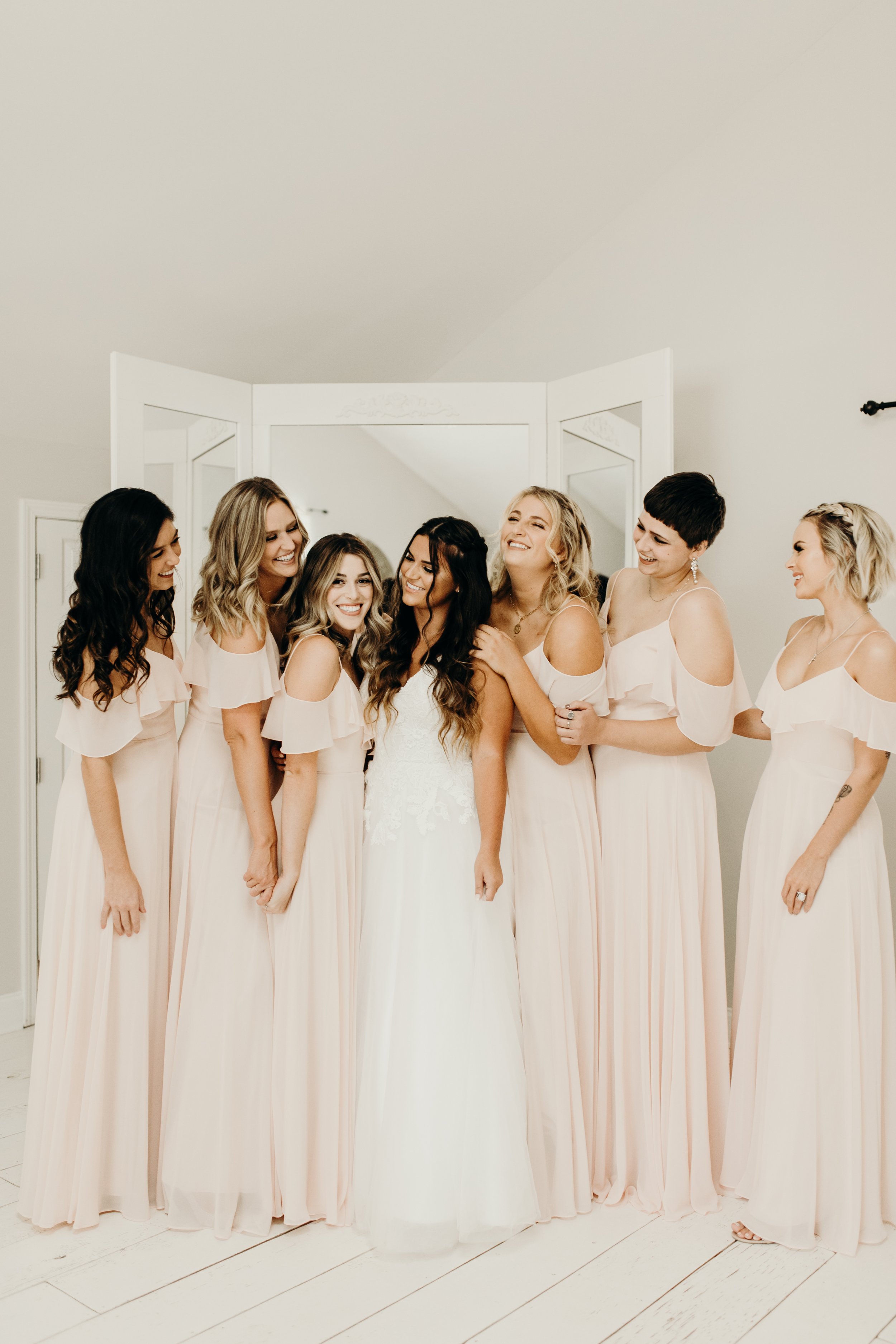 makenna-lautner-getting-ready-bridal-suite-ramble-creek.jpg