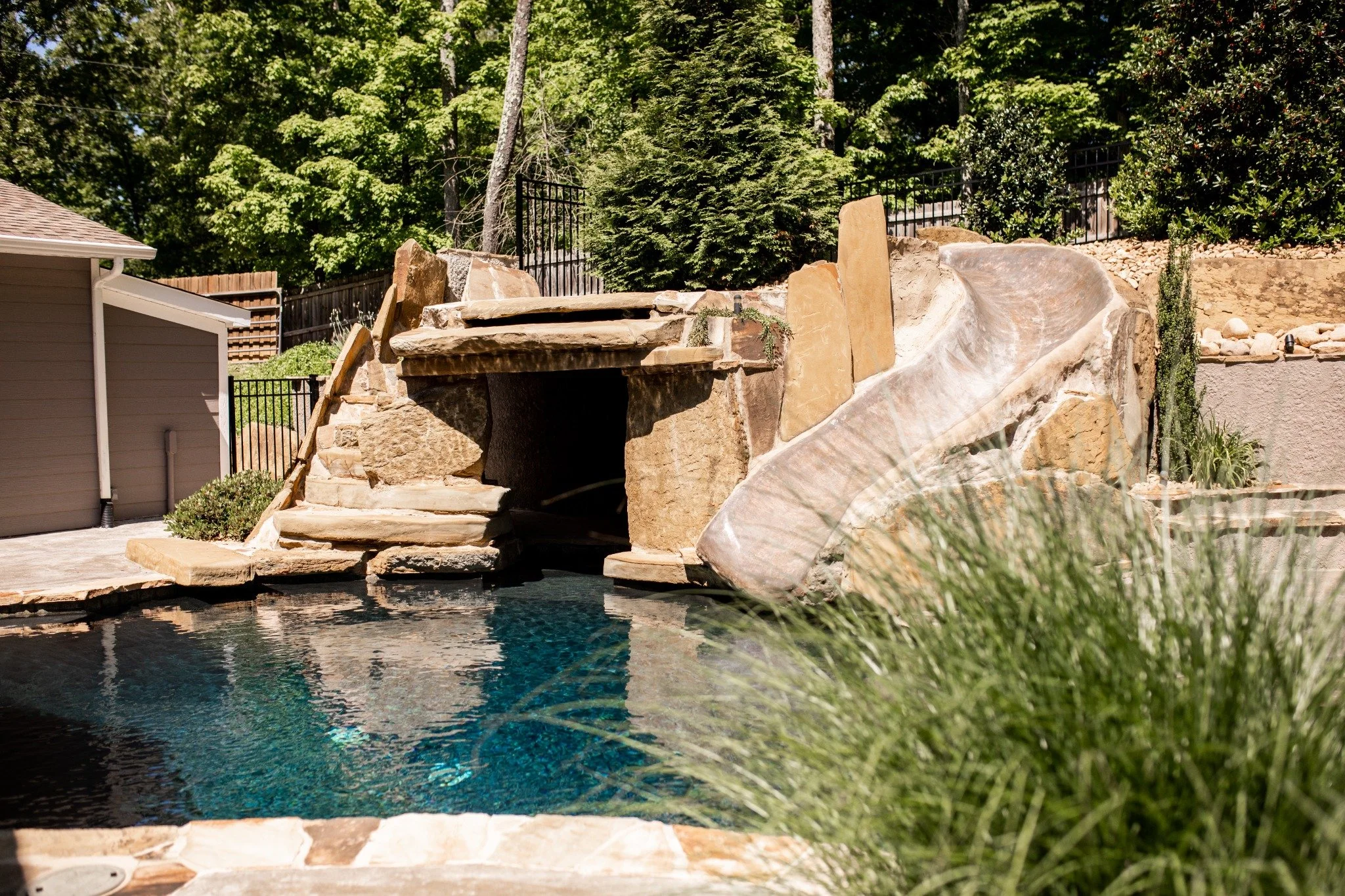 ramble-creek-manor-pool-waterslide-angle-20mb-max.jpg