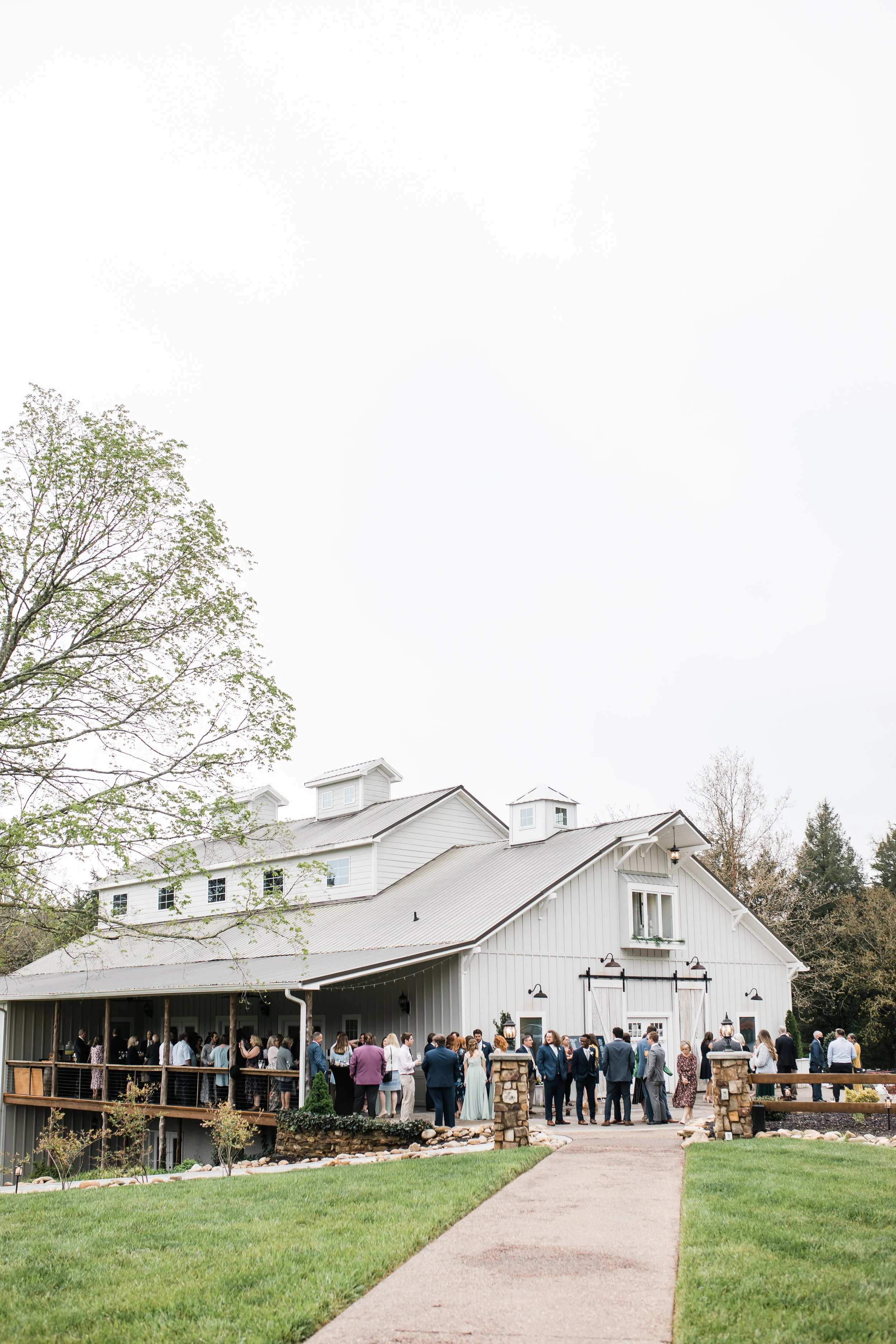 ramble-creek-wedding-reception-outdoor-view.jpg