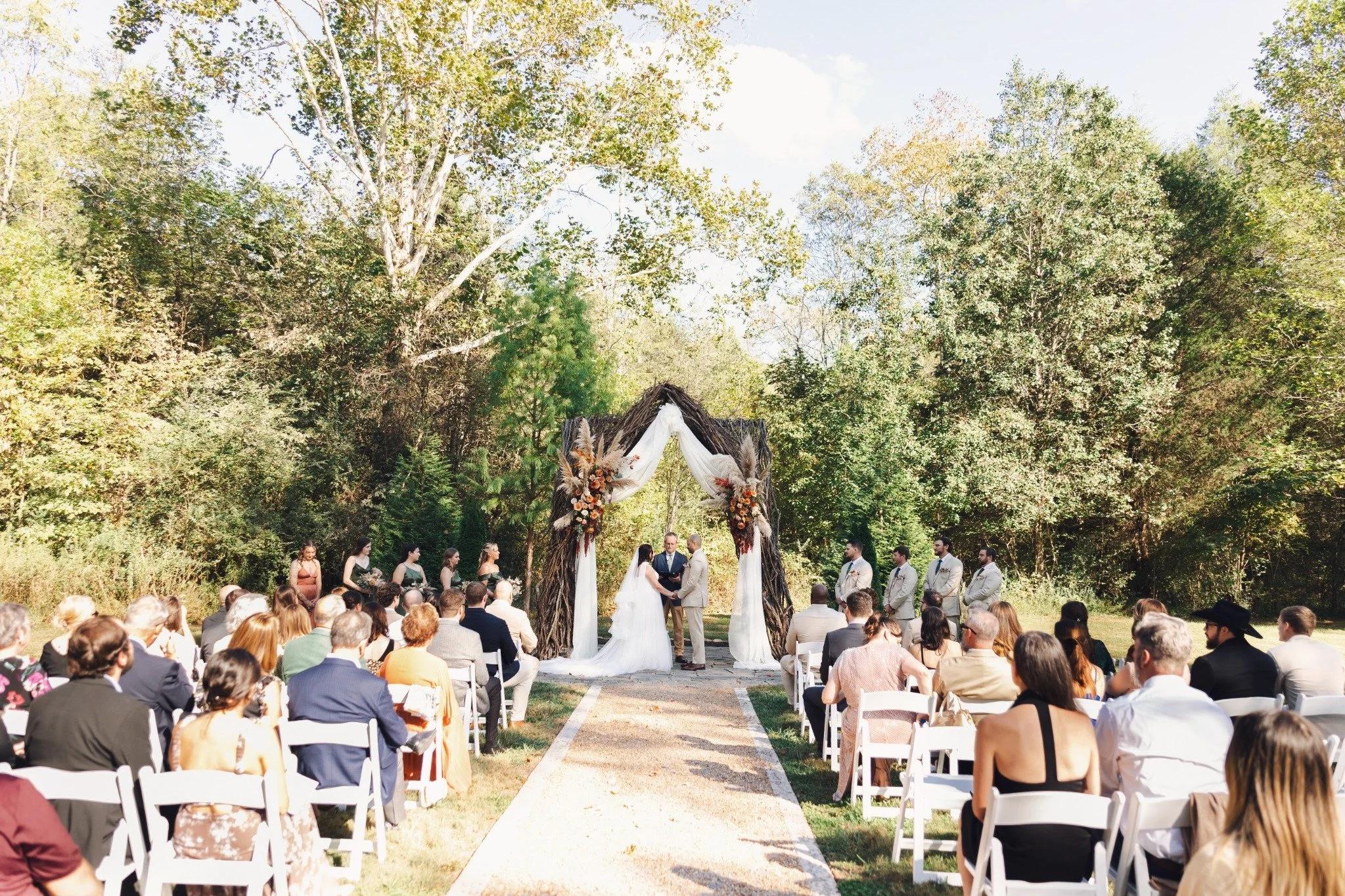 ramble-creek-vine-arbor-fall-wedding-ceremony.jpg
