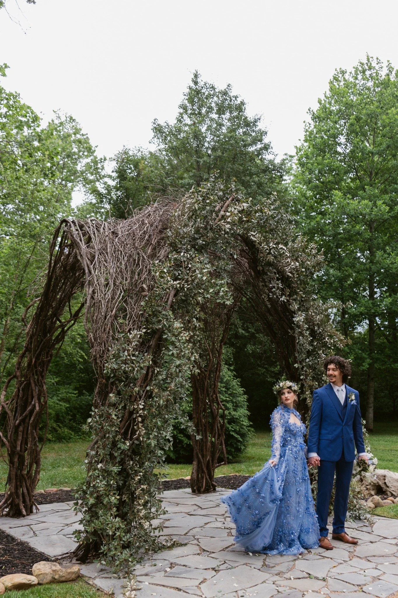 ramble-creek-vine-arbor-blue-wedding-portrait-tennessee.jpg