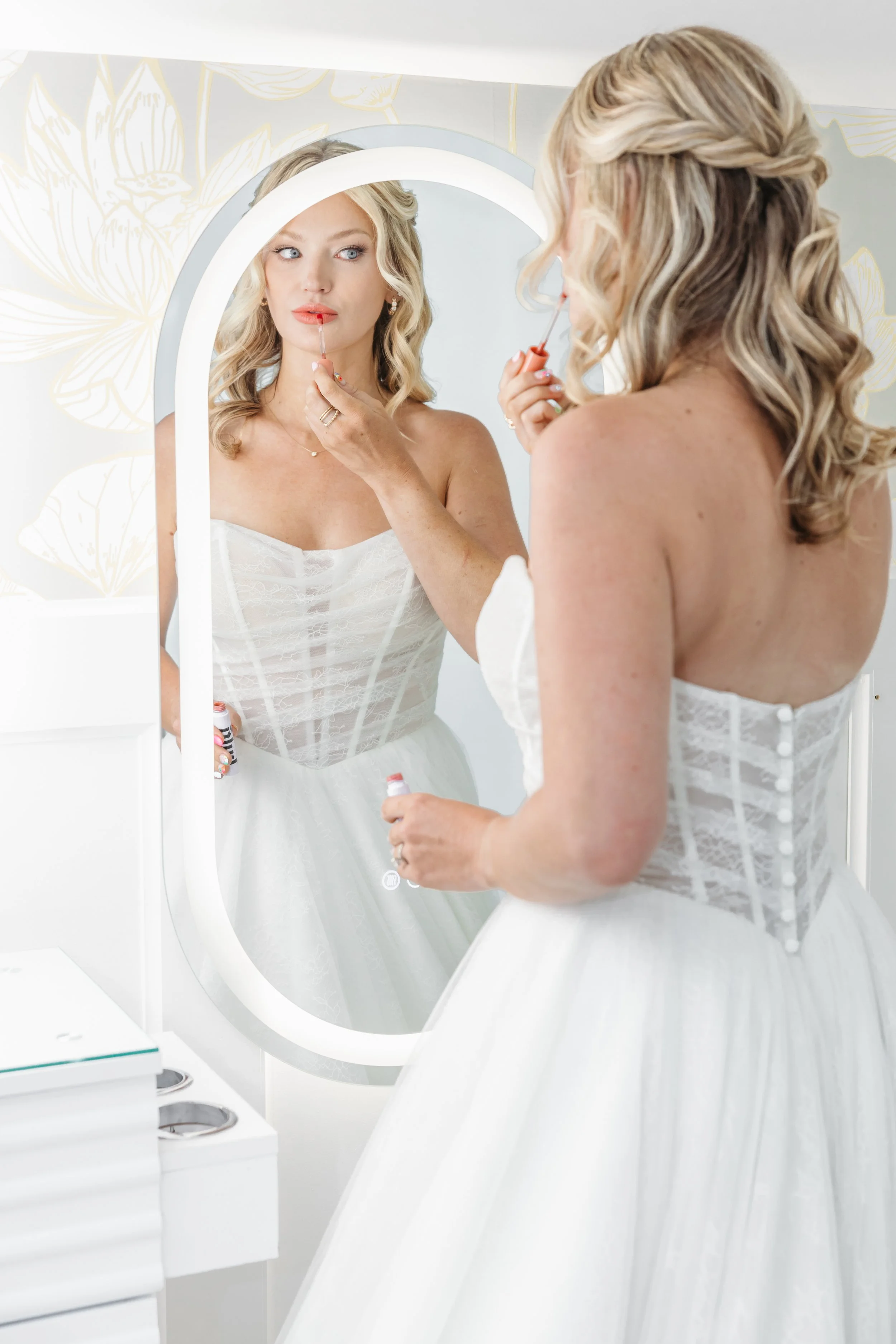 ramble-creek-bride-final-makeup-check-bridal-suite-athens-tn-18.jpg