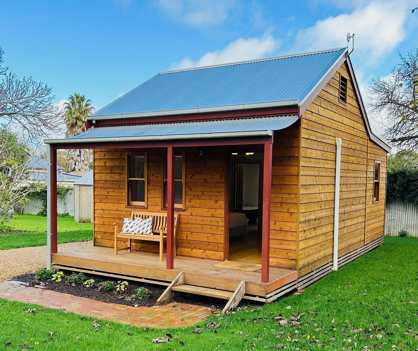cabinexterior.jpg