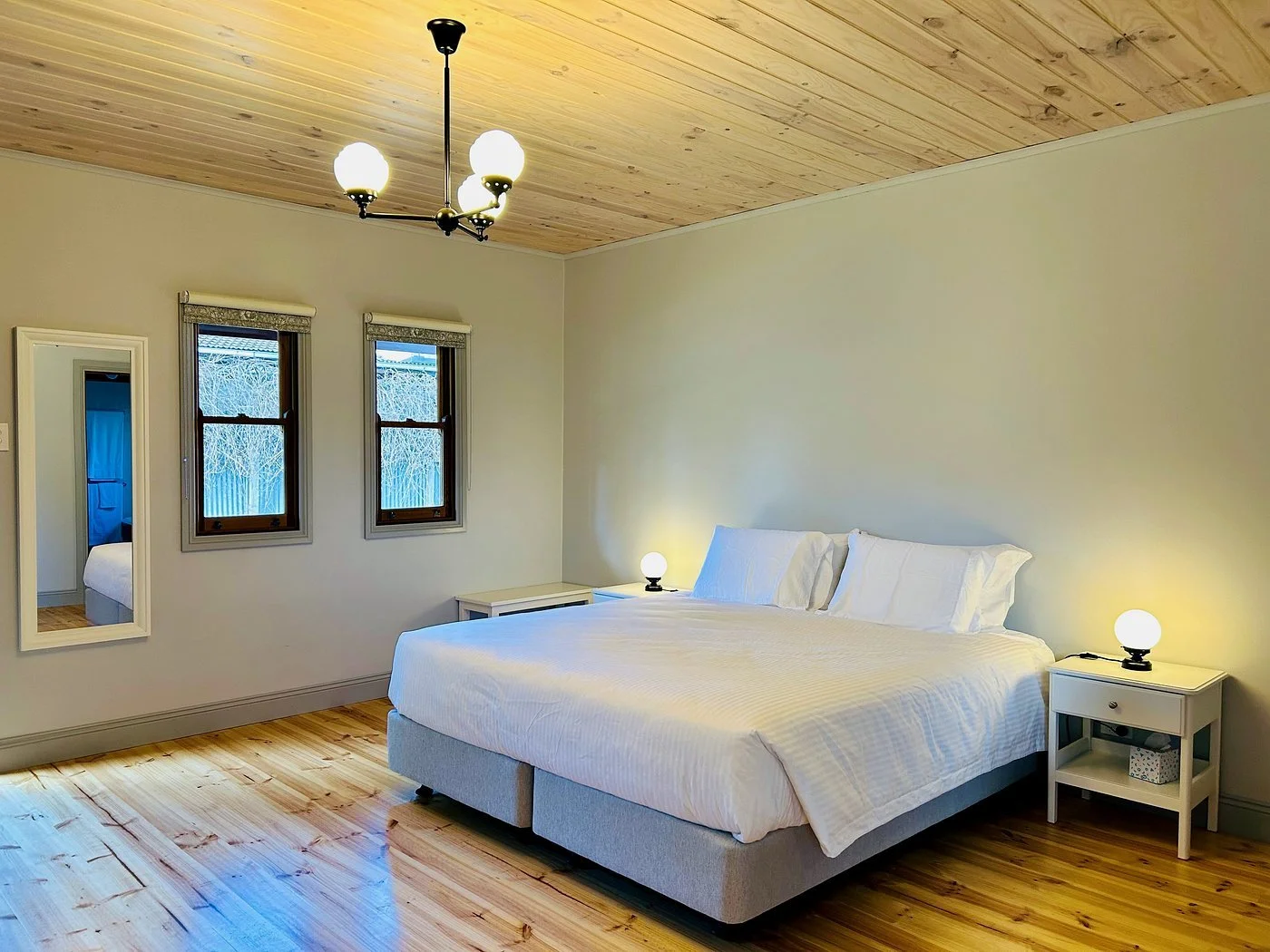 cabinbedroom.jpg