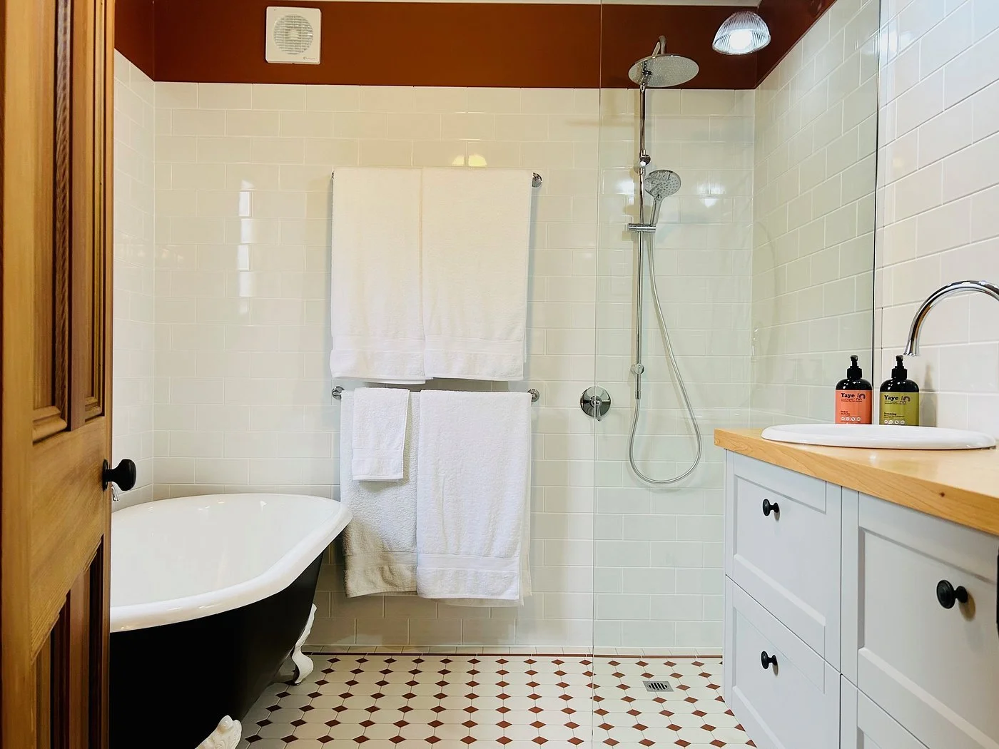 cabinbathroom.jpg