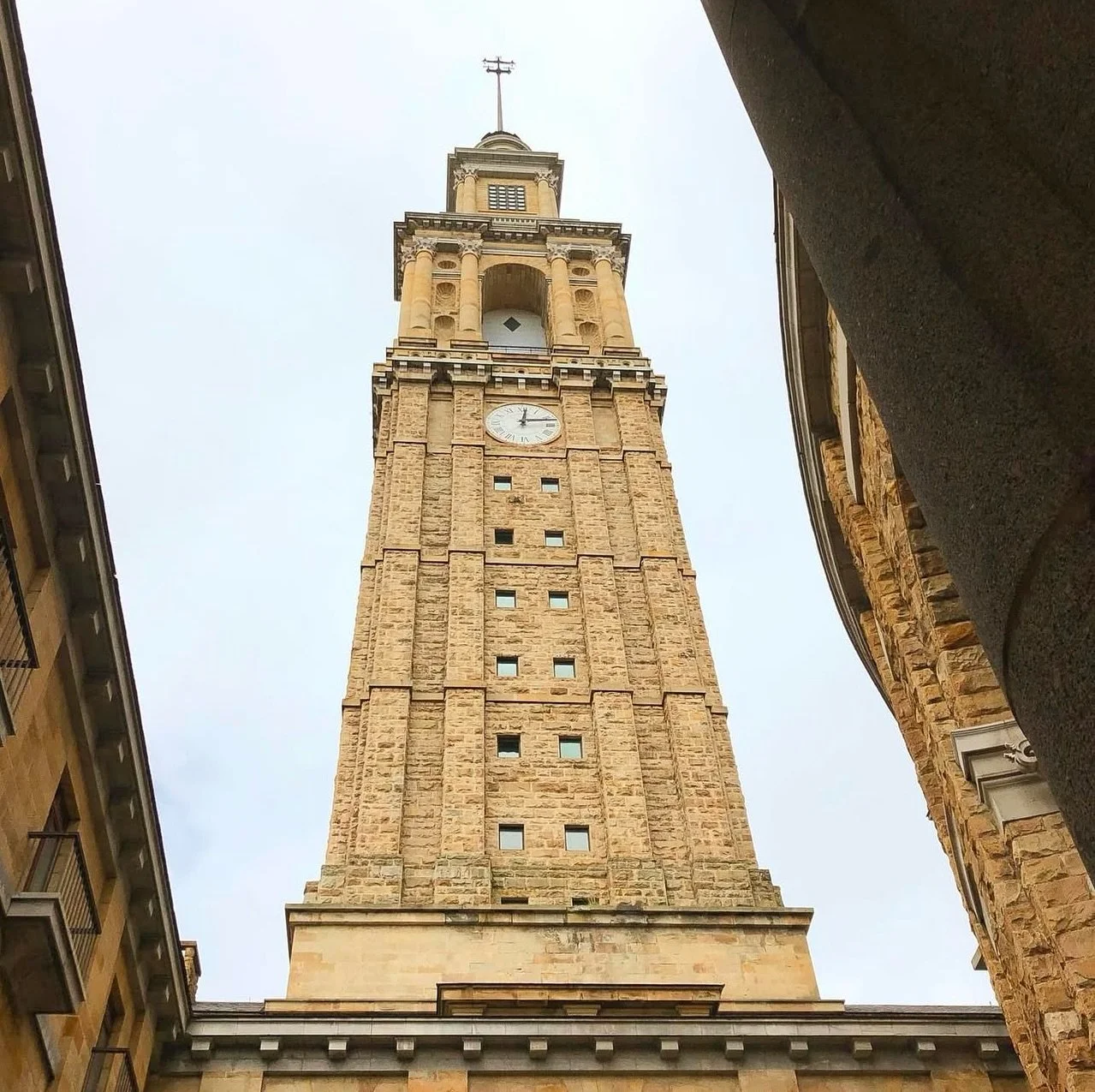 Esta ma&ntilde;ana hemos estado en la Universidad Laboral de Gij&oacute;n participando en la jornada &ldquo;Patrimonio y Turismo. Di&aacute;logo para un futuro sostenible&rdquo;, organizada por la Universidad de Oviedo.

He tenido la suerte de compar