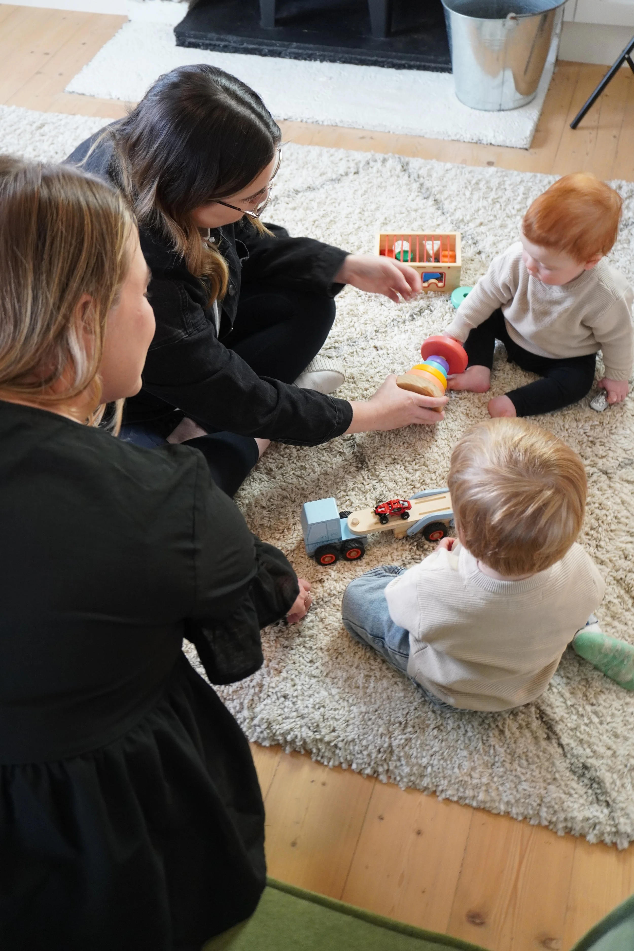 Psychology session for expecting mum with her two children Bethany Chatfield perinatal psychologist