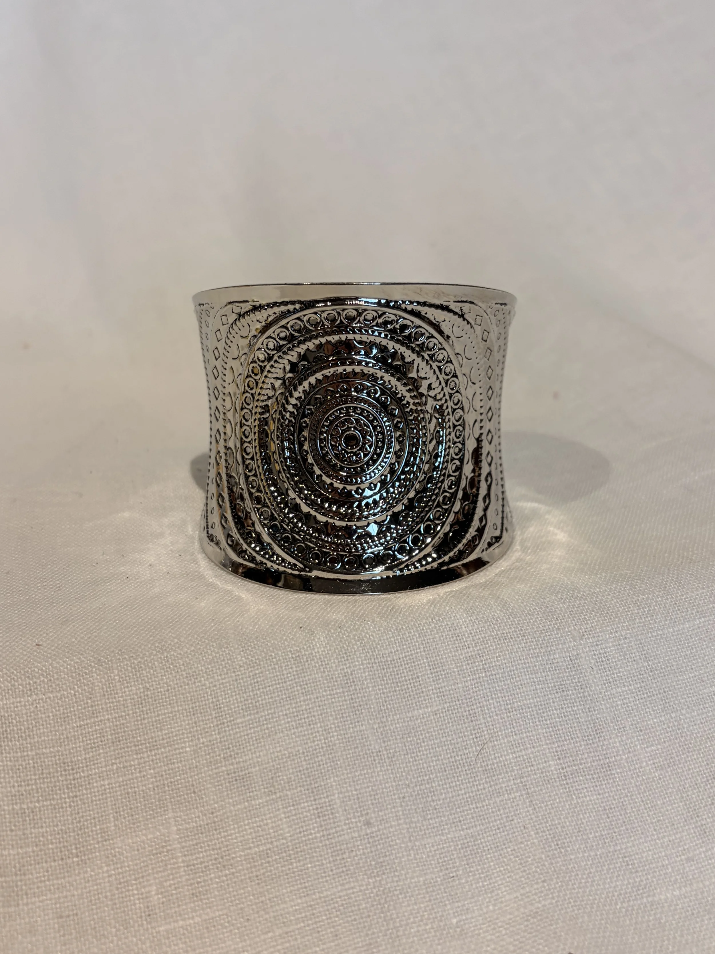 silver, gold, cuff bracelet, Australia, fashion, accessories, jewellery, jewelry, women, bohemian, boho, racewear, wedding, molly and rose, cheap jewellery, racewear, bridal guest, gift