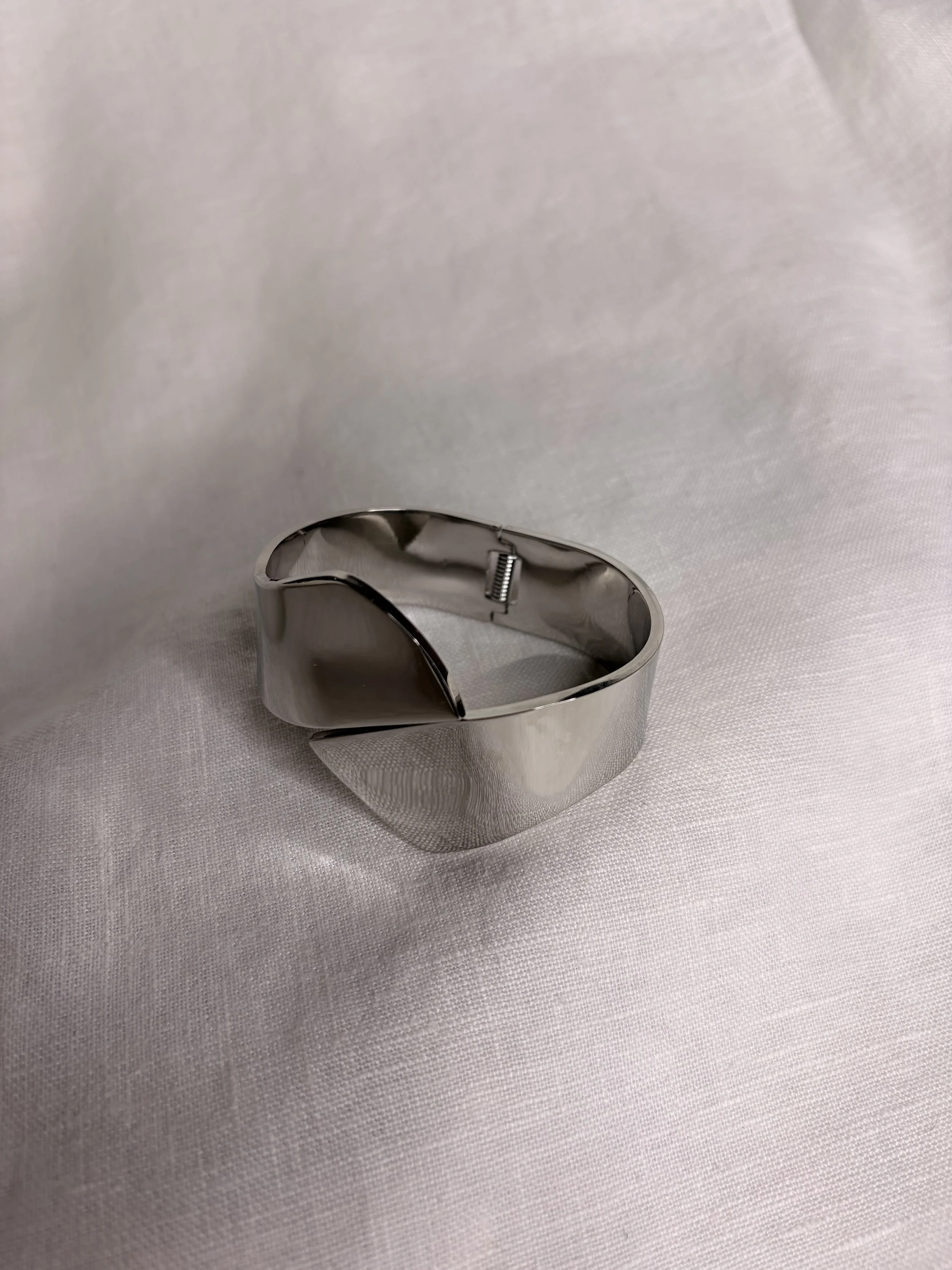 silver, gold, cuff bracelet, Australia, fashion, accessories, jewellery, jewelry, women, bohemian, boho, racewear, wedding, molly and rose, cheap jewellery, racewear, bridal guest, gift