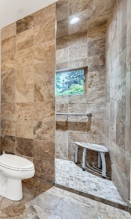 Steelhead House-Washroom-Accessible 1b.jpg