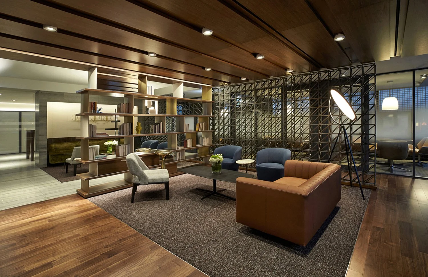 citigroup-office-interior-library-lounge-ambient-wood-lattice-02.jpg