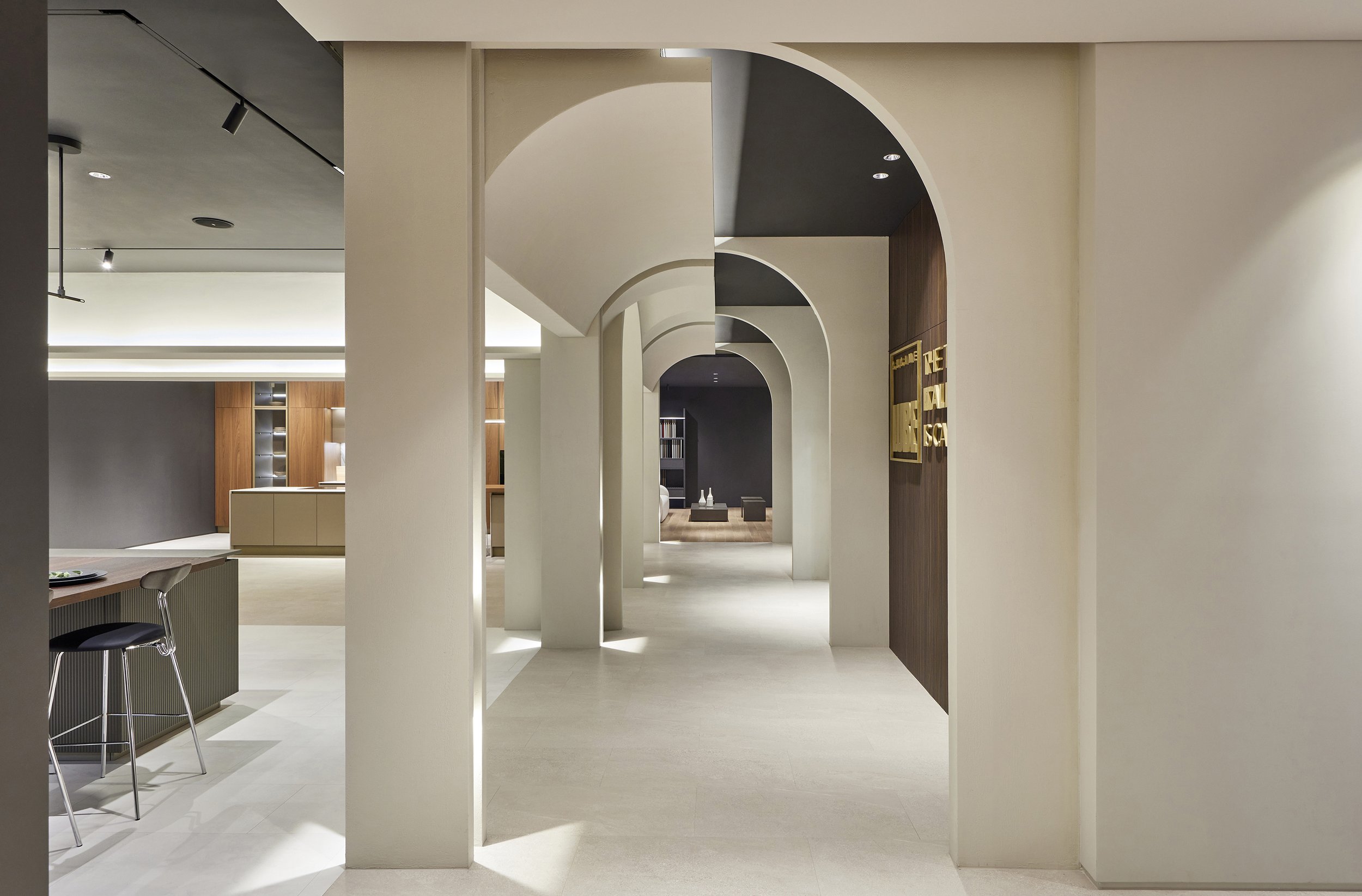 kitchen-showroom-interior-arch-corridor-ambient-white-beige-side-02.jpg