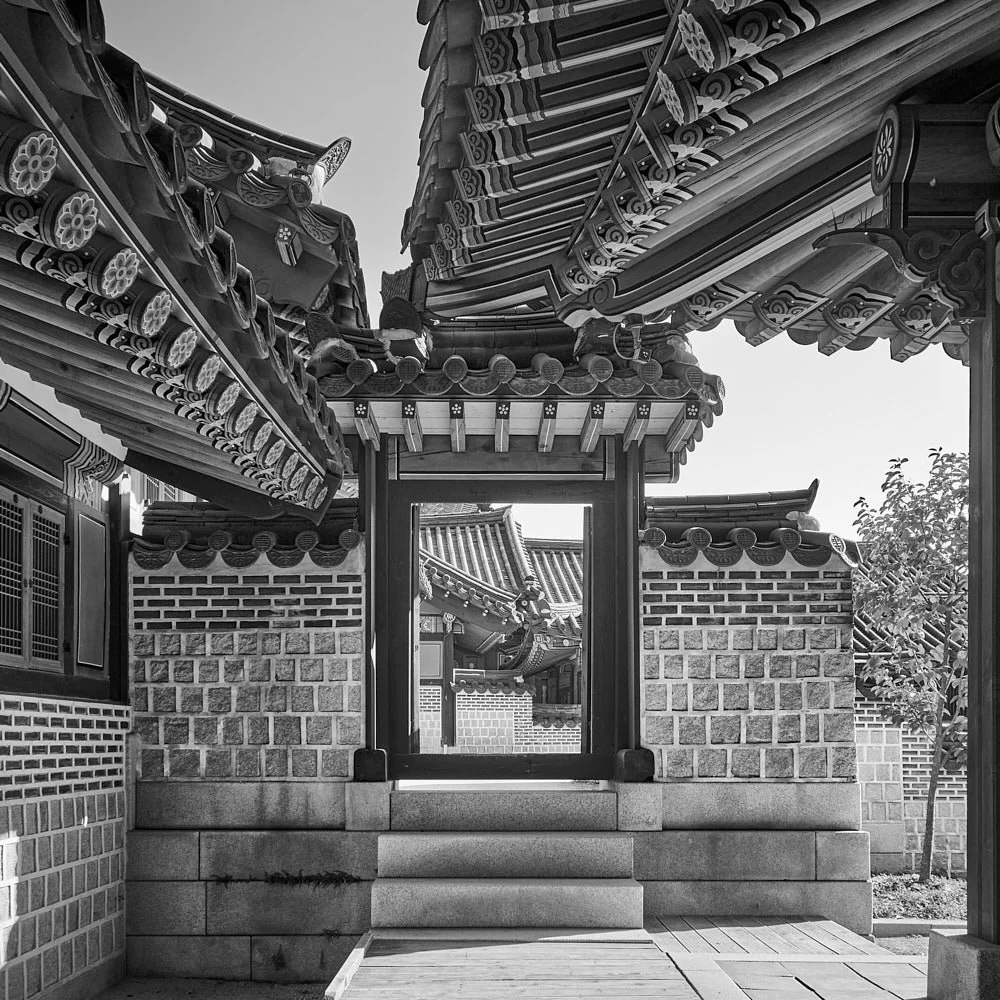 skyjoon-changdeokgung-palace-gate-monochrome-008.jpg